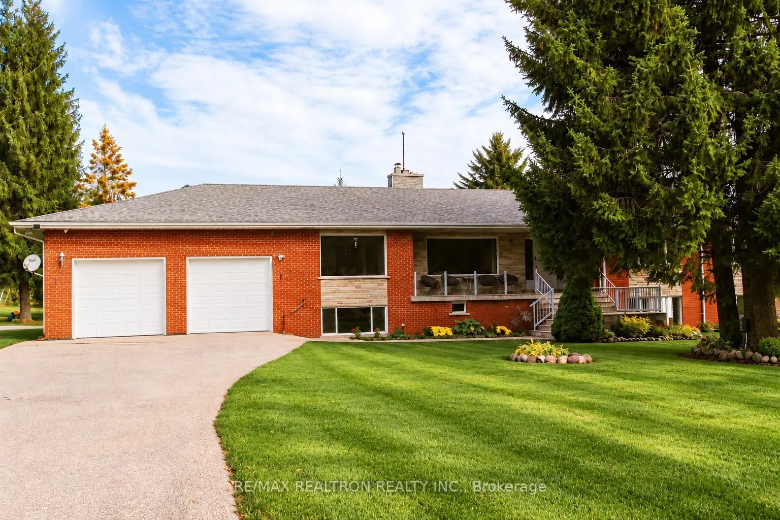 427371 25 Sideroad E