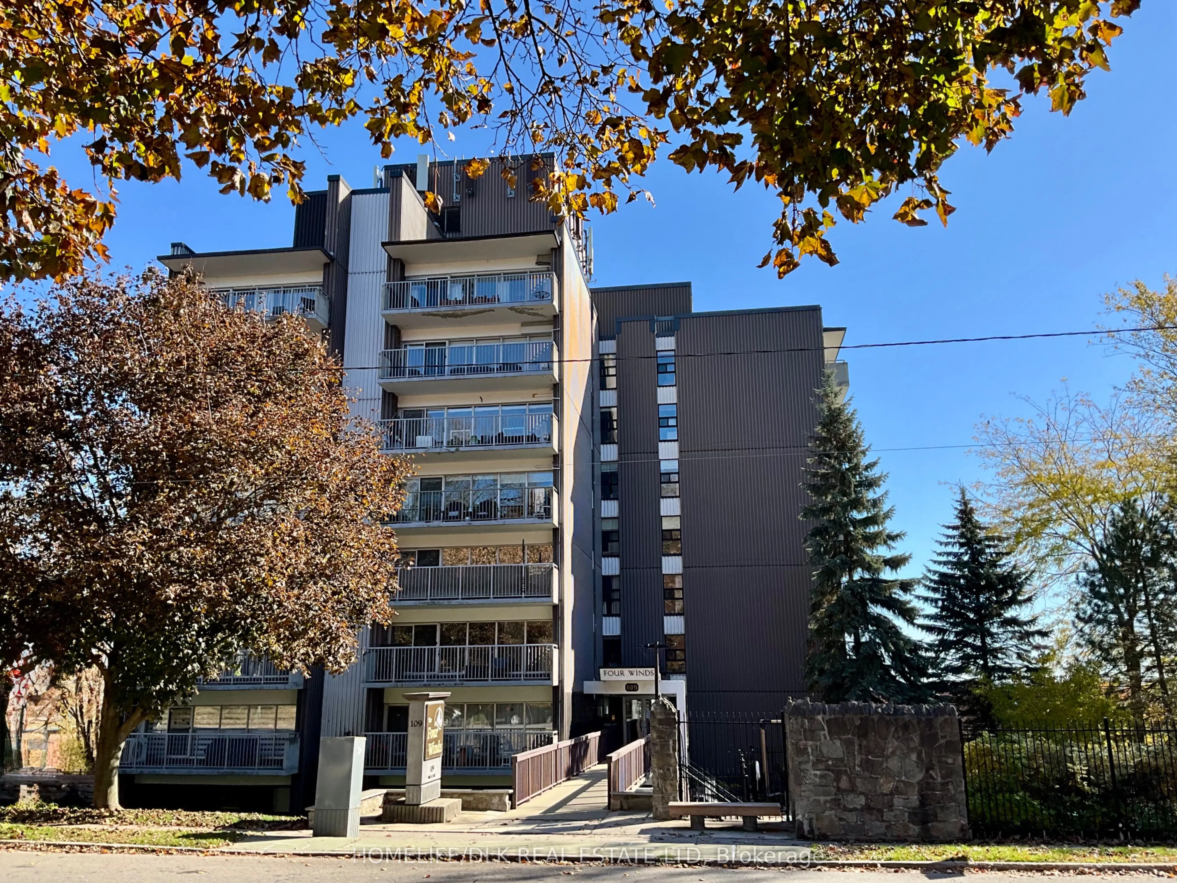109 King Street E #607