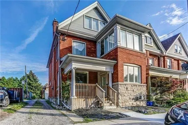 147 Wellington Street #1