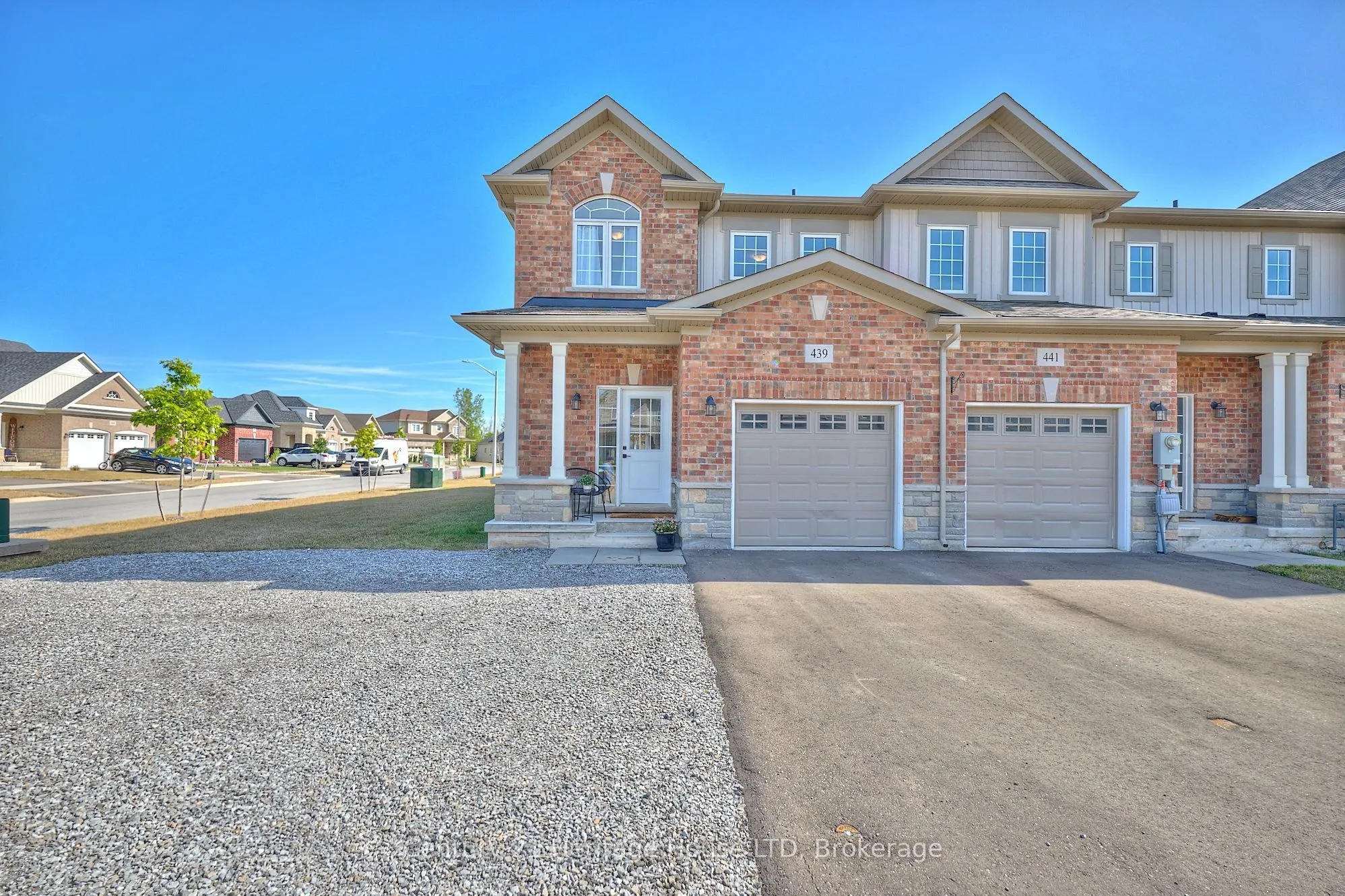439 Viking Street #Upper