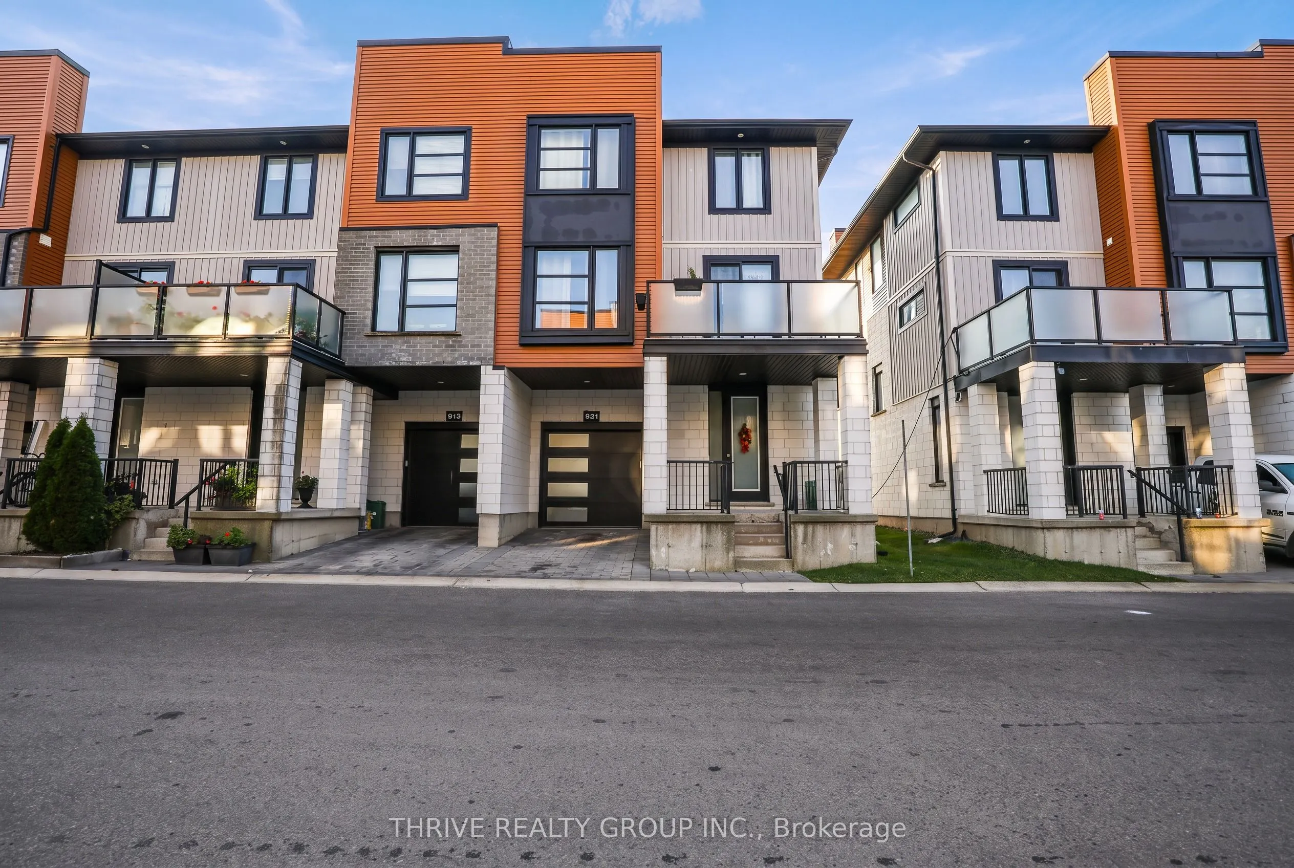 921 SARNIA Road