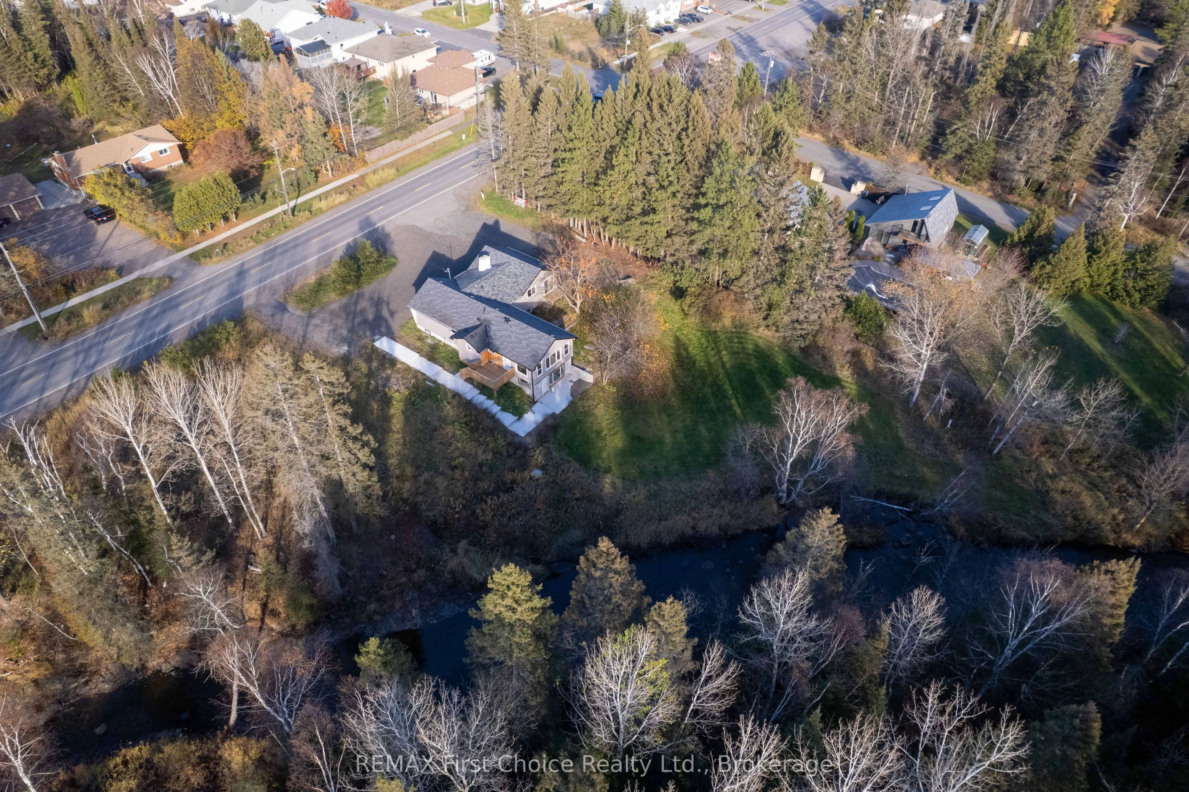 1507 John Street Road Road S