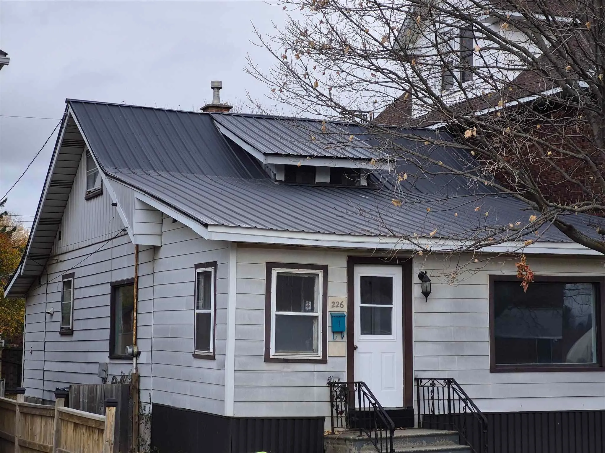 226 Albert Street W
