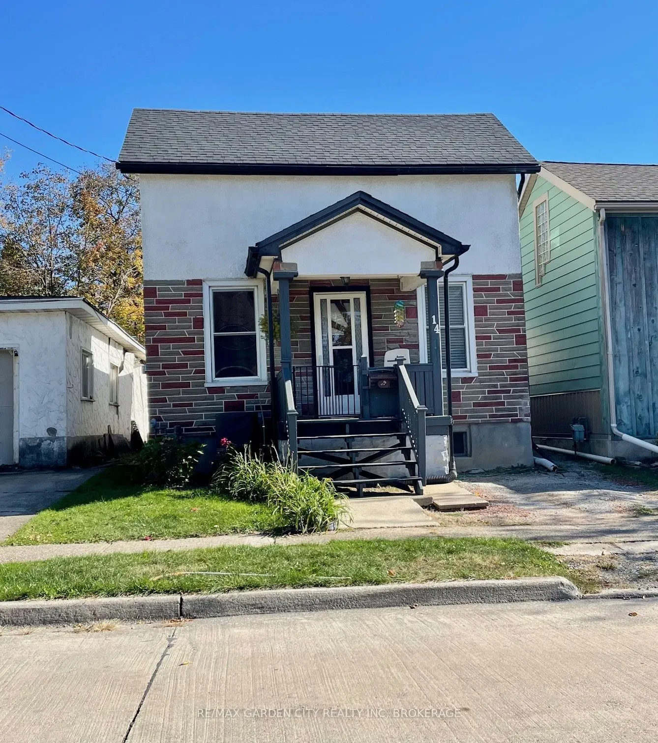 14 Welland Street S