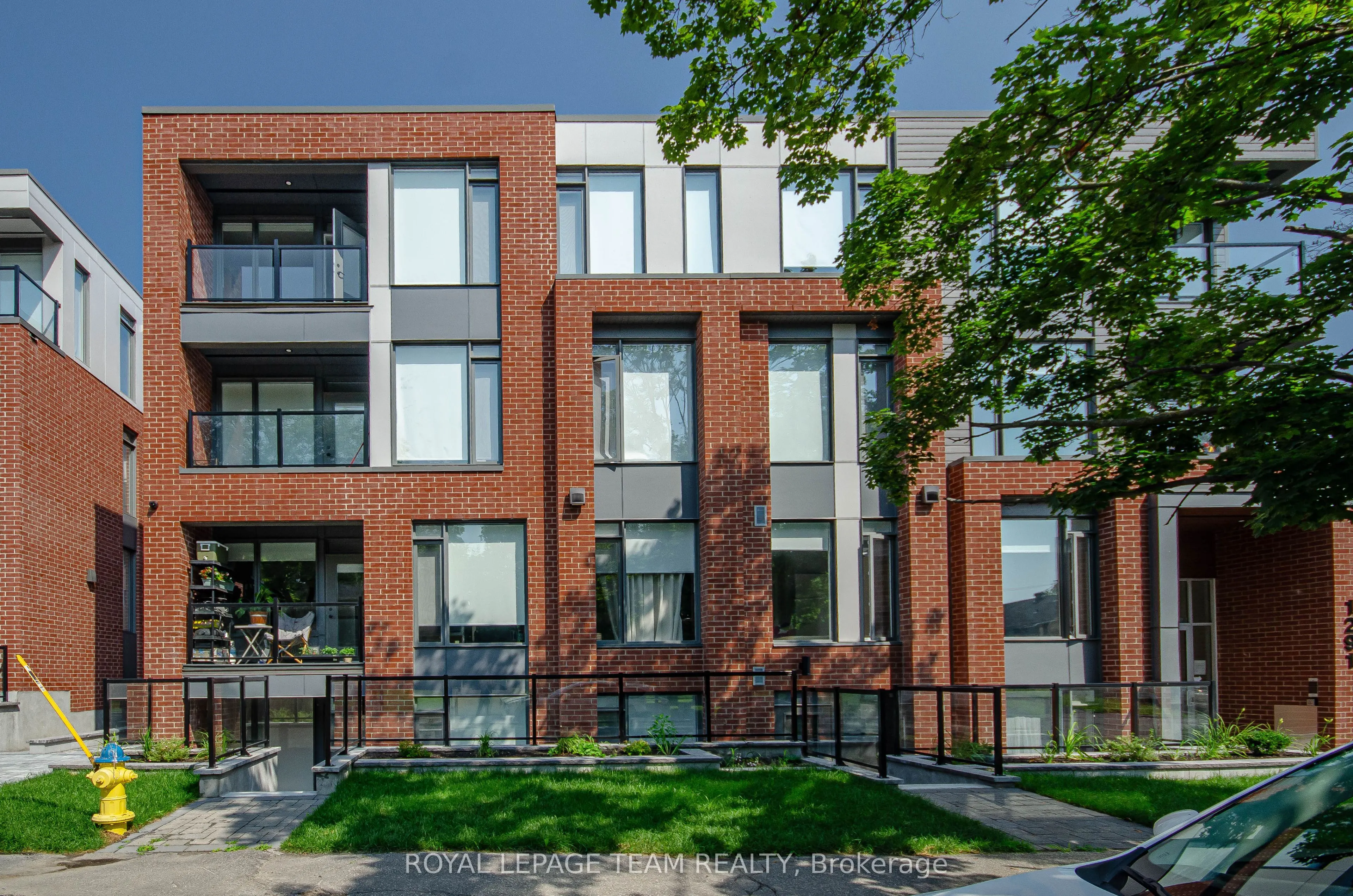 1291 Summerville Avenue #301