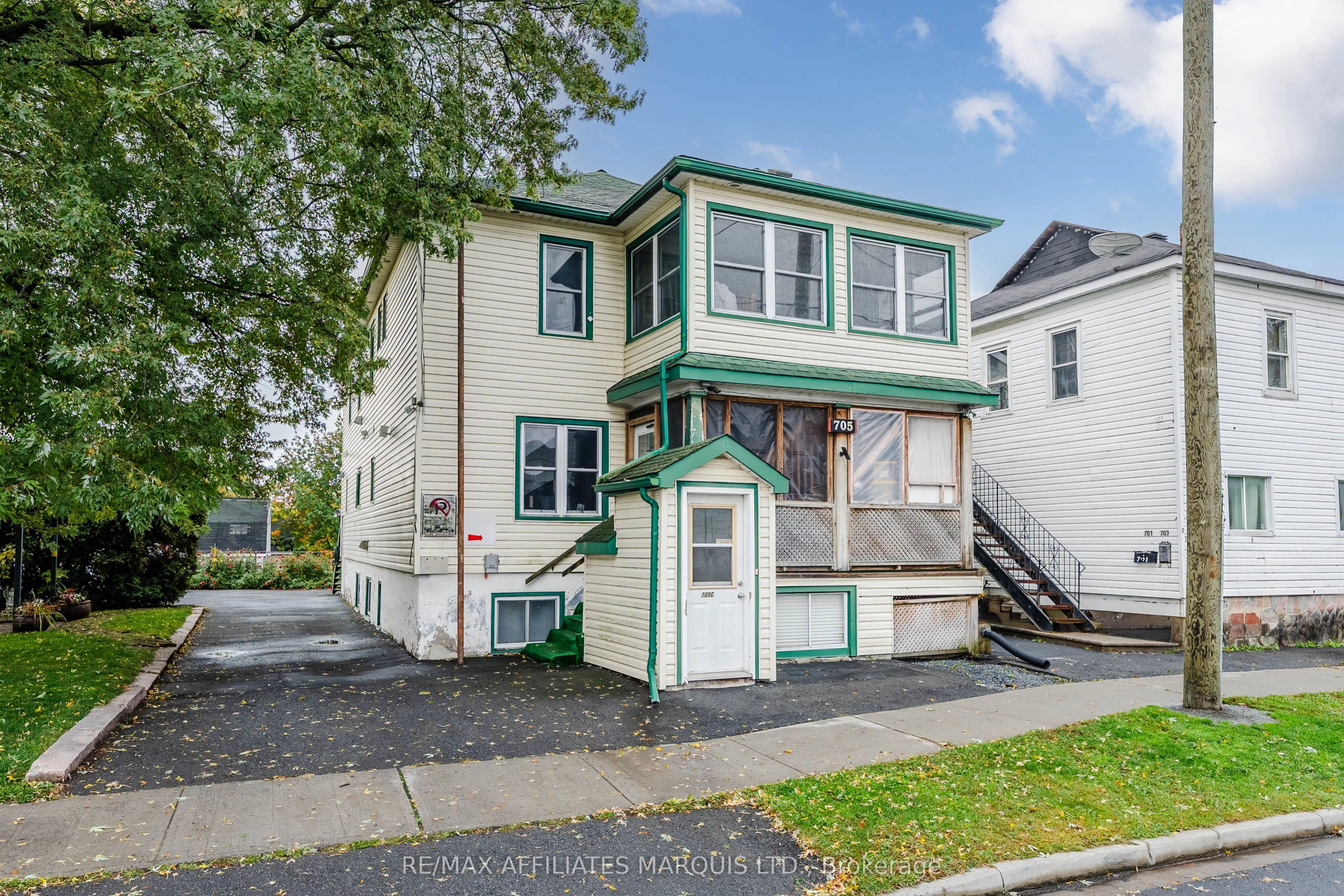 705 Walton Street