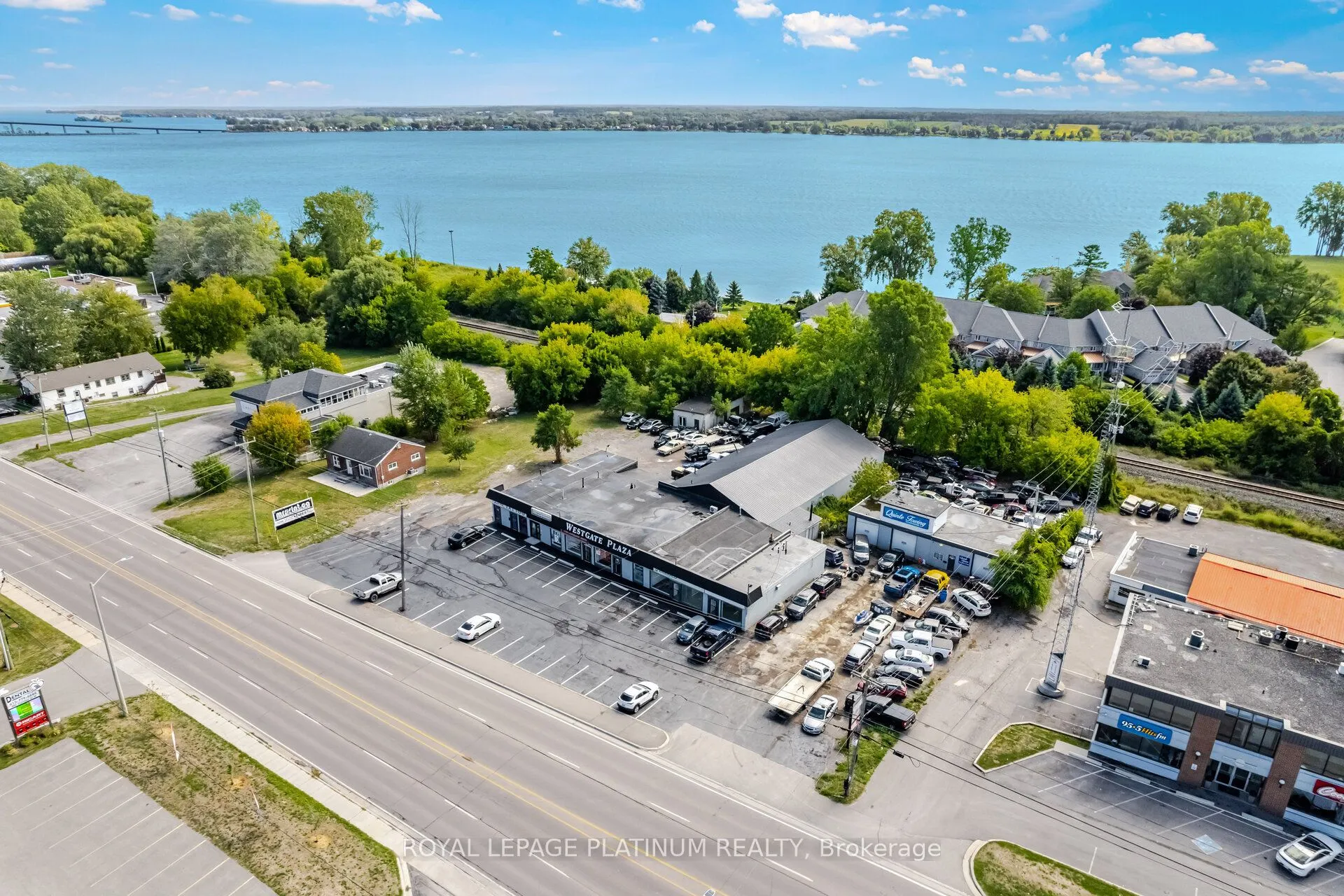 481 Dundas Street W #4