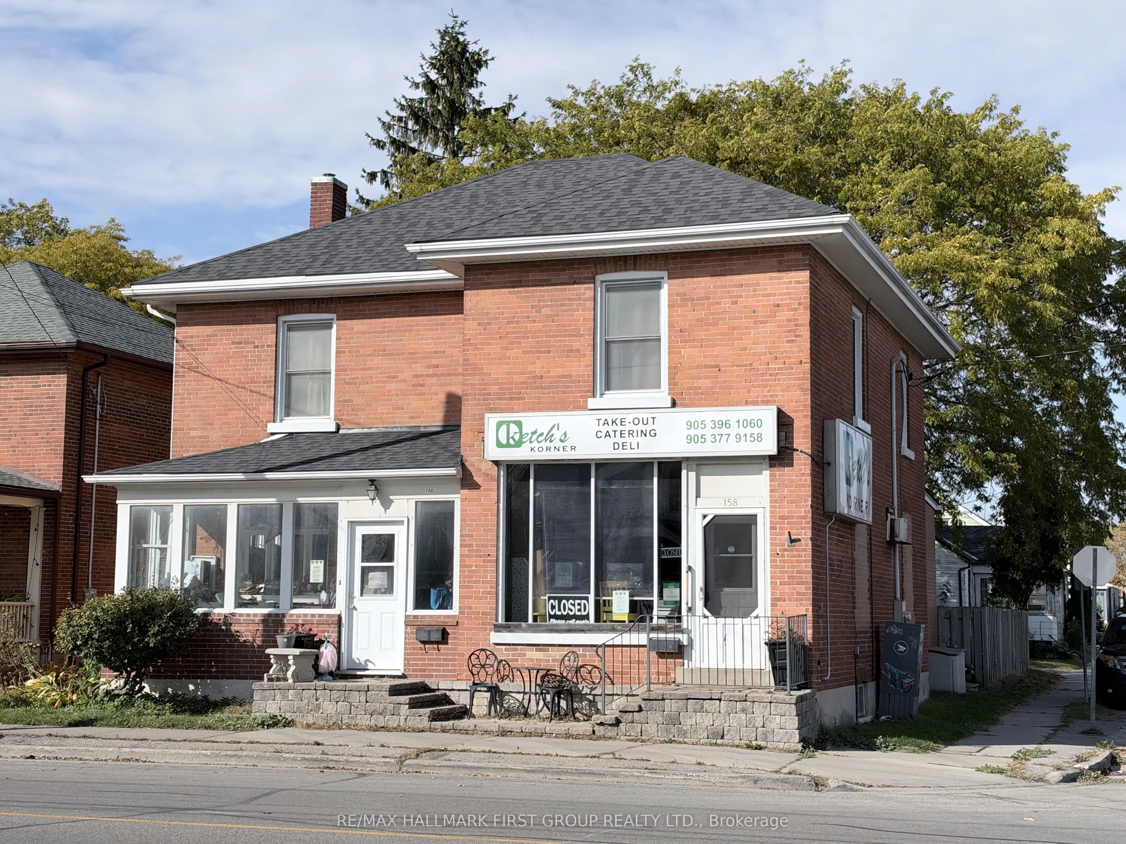 160 University Avenue W