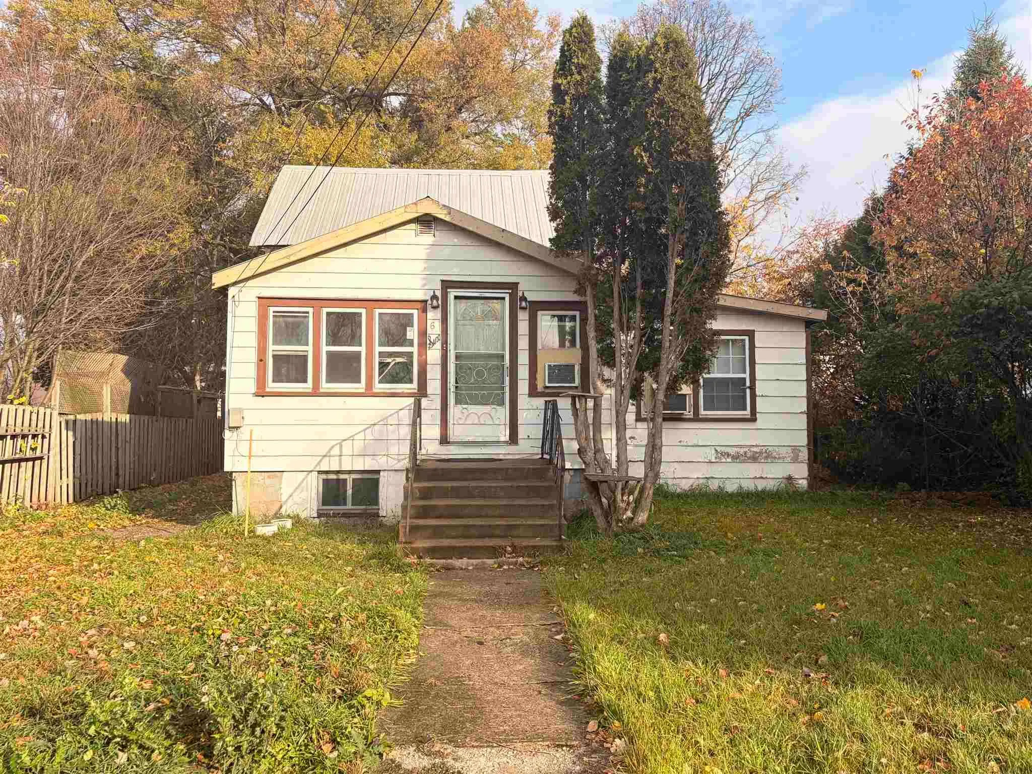 6 Hawthorne Avenue