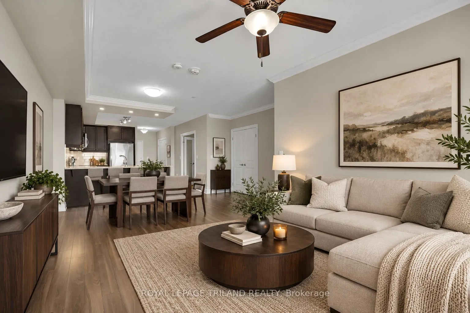 260 Villagewalk Boulevard #801