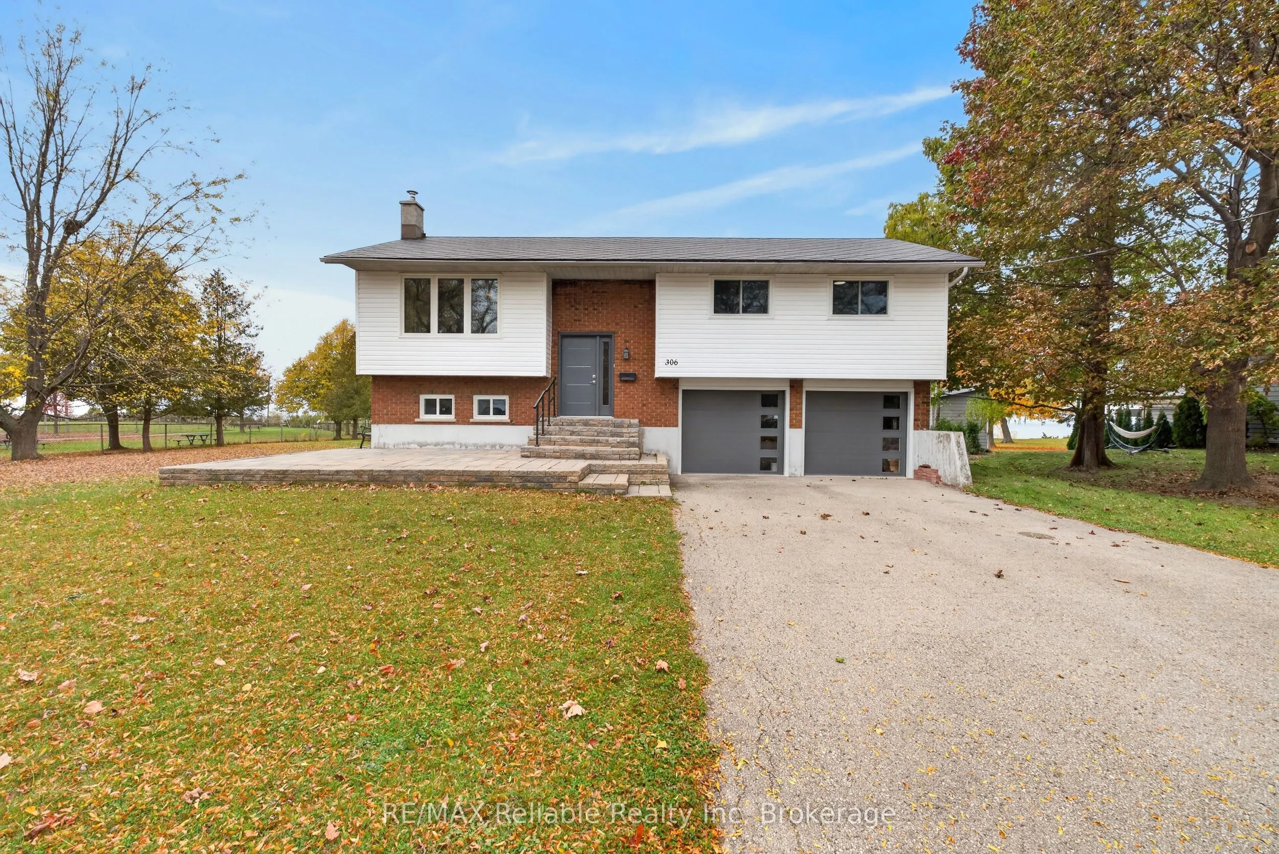 306 Lakeside Drive