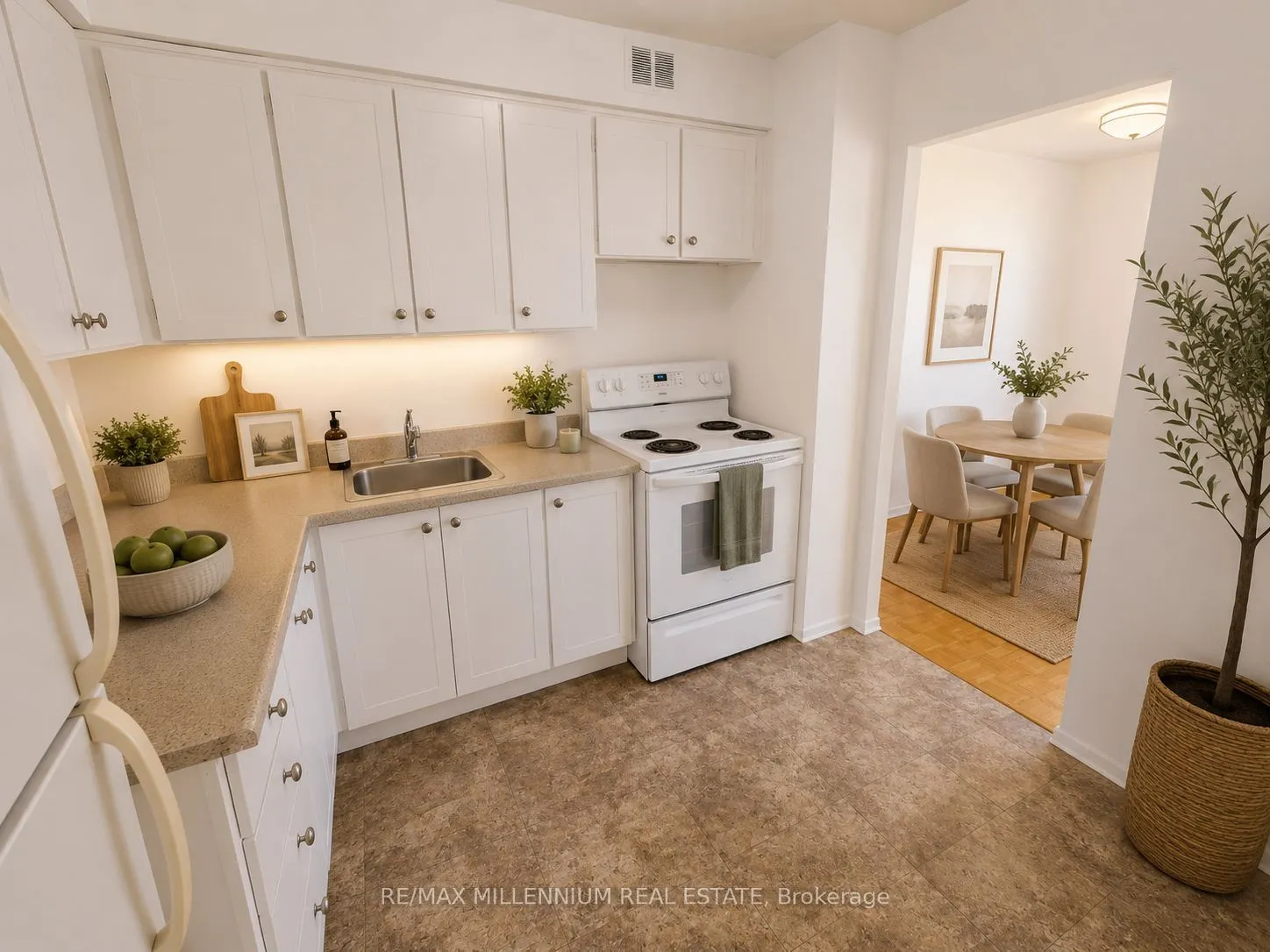 250 Frederick Street #502