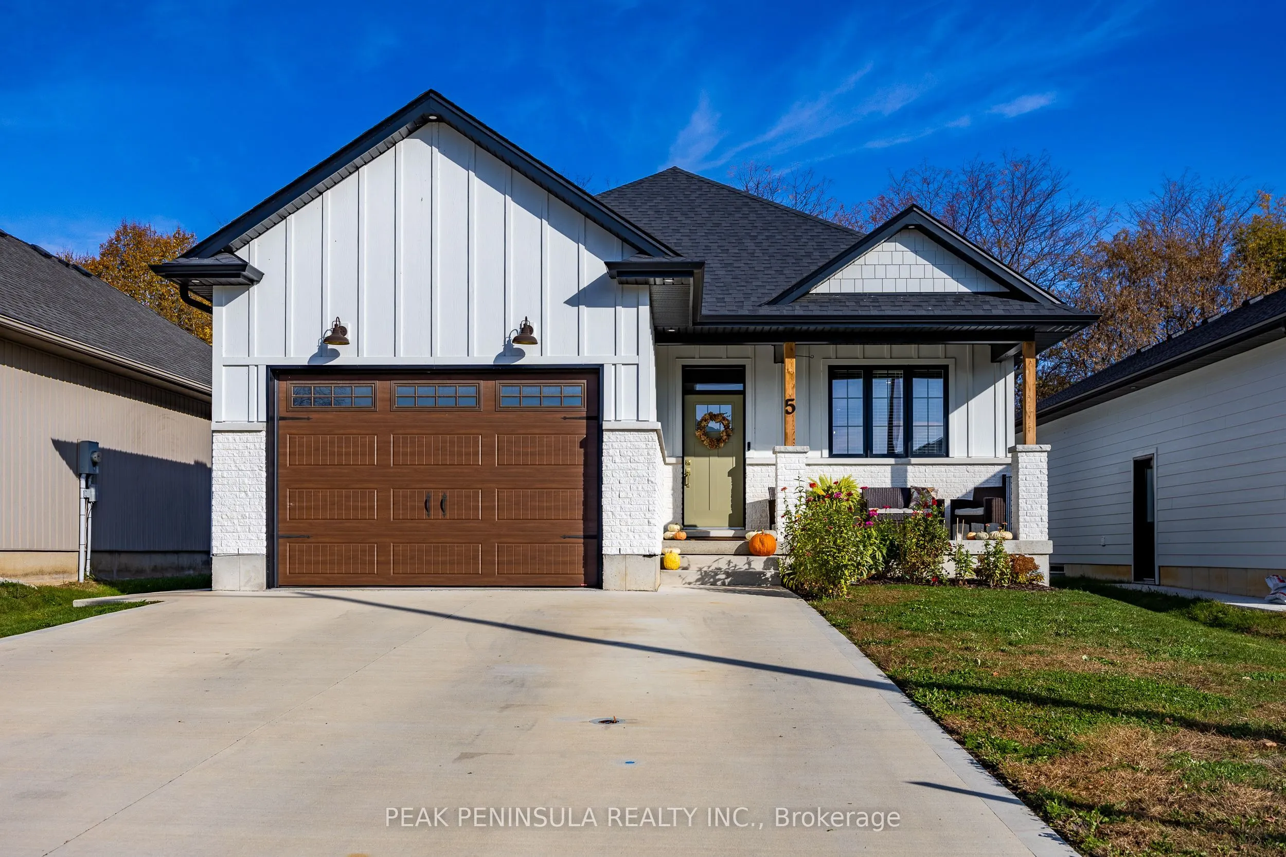 5 Macneil Court