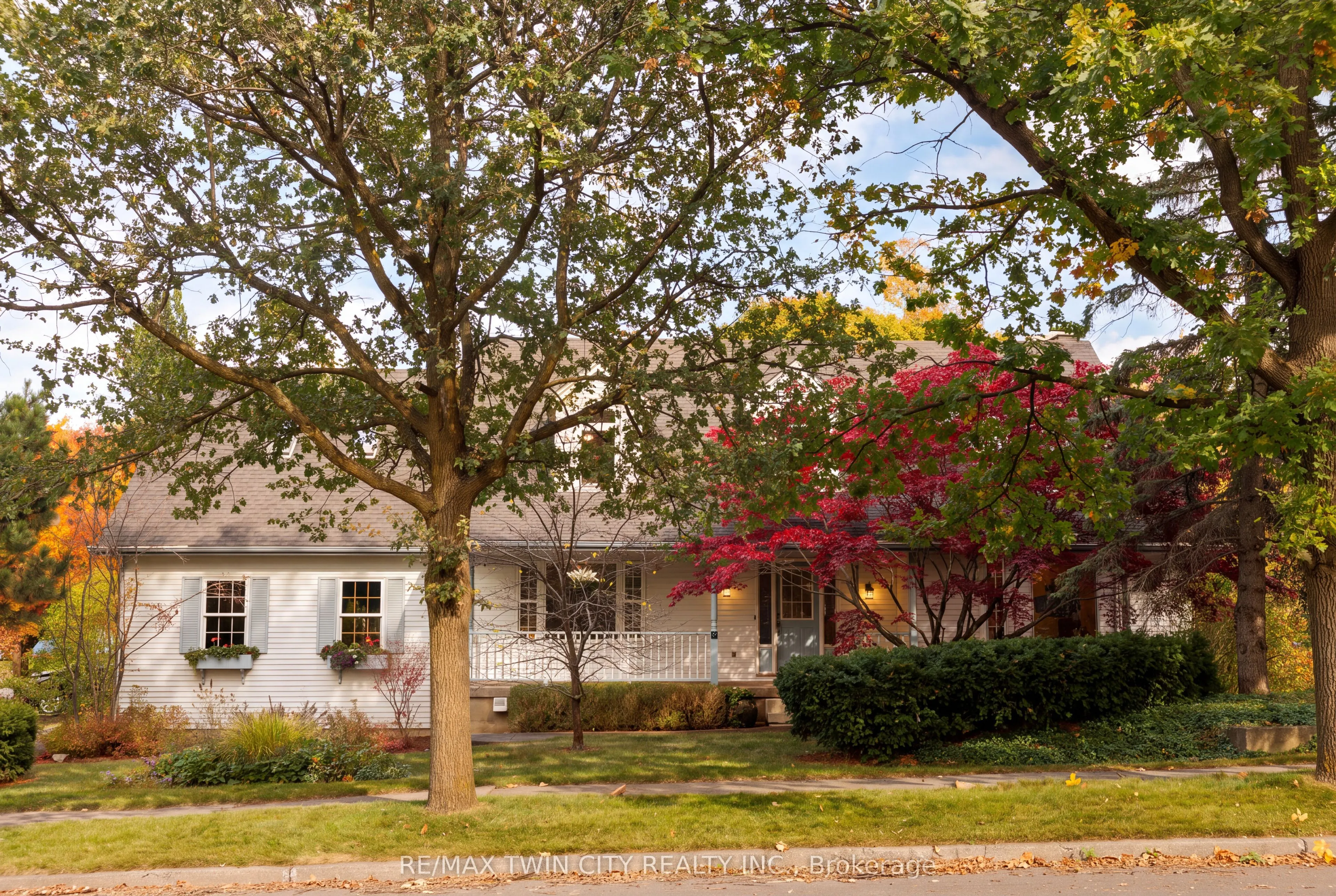 575 Hemingway Place
