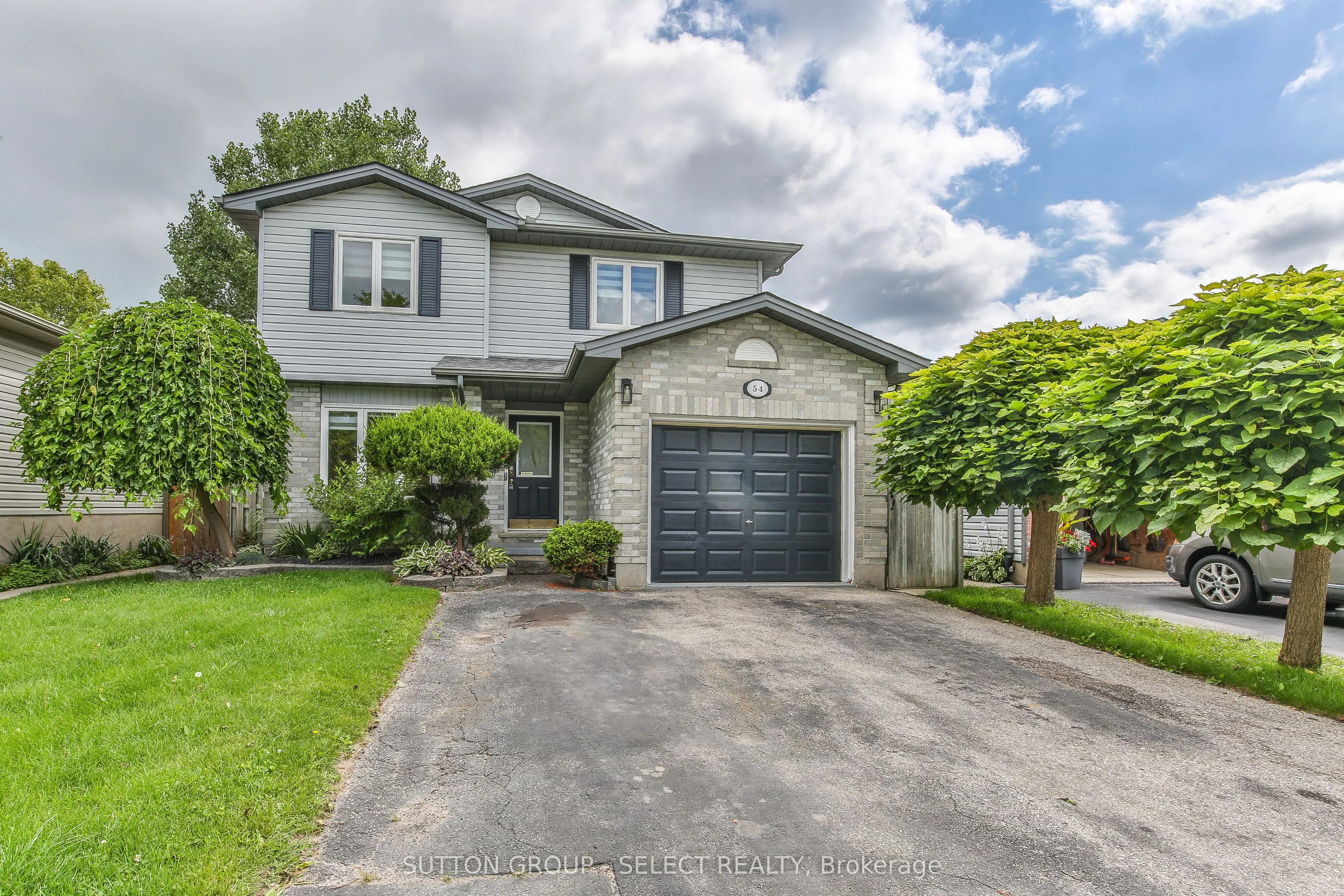 54 Sunrise Crescent