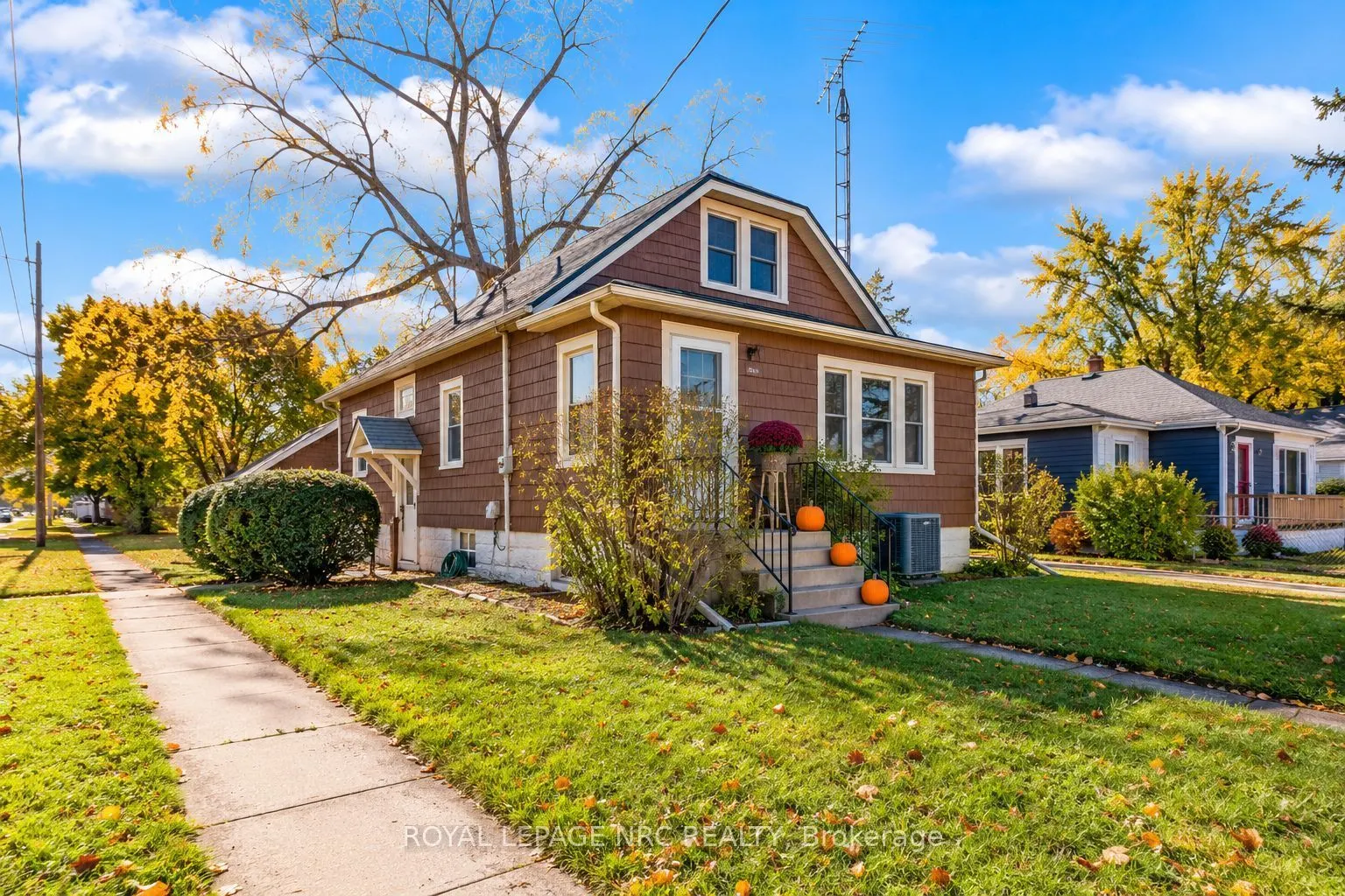 301 Dufferin Street