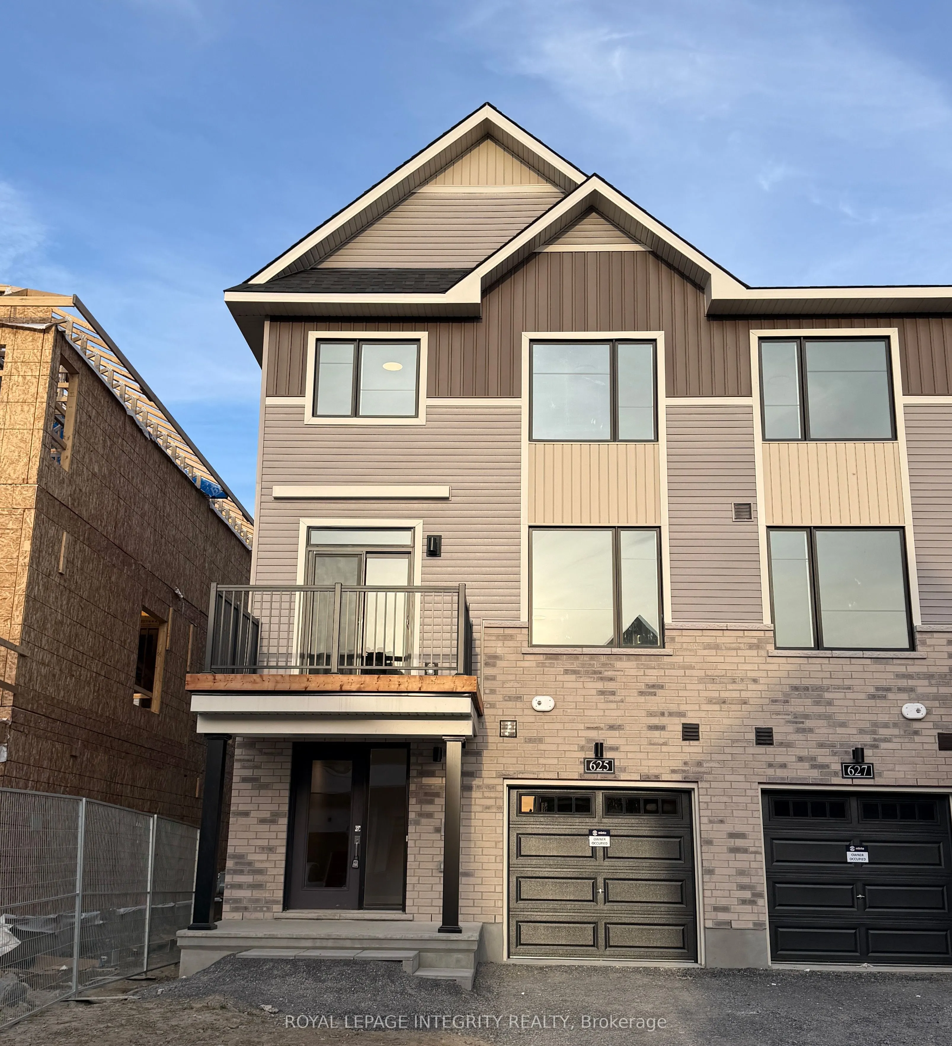 625 Moonglade Crescent