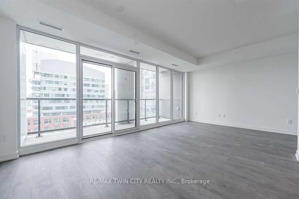 55 Duke Street W #610