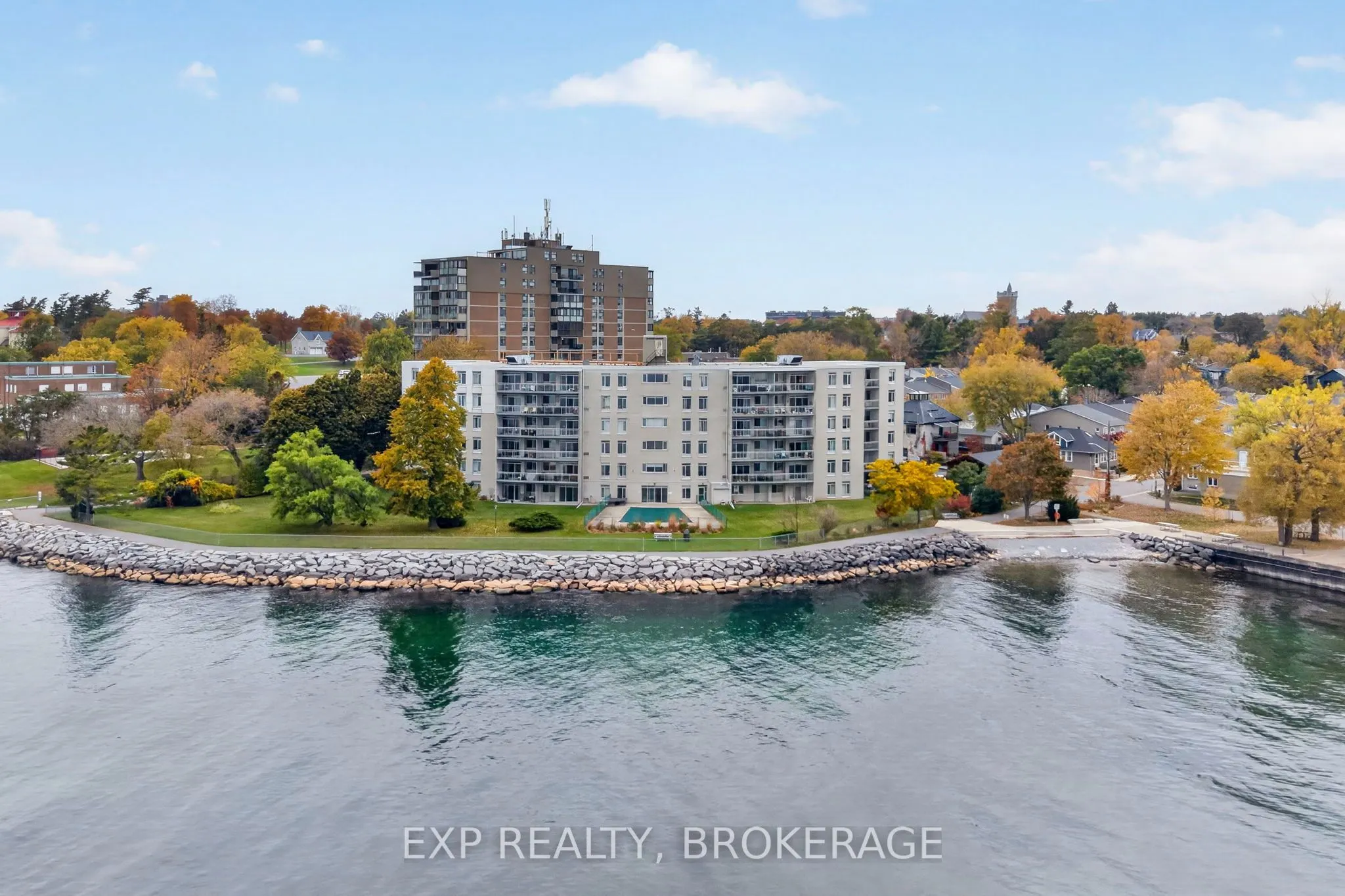 1 Mowat Avenue #304