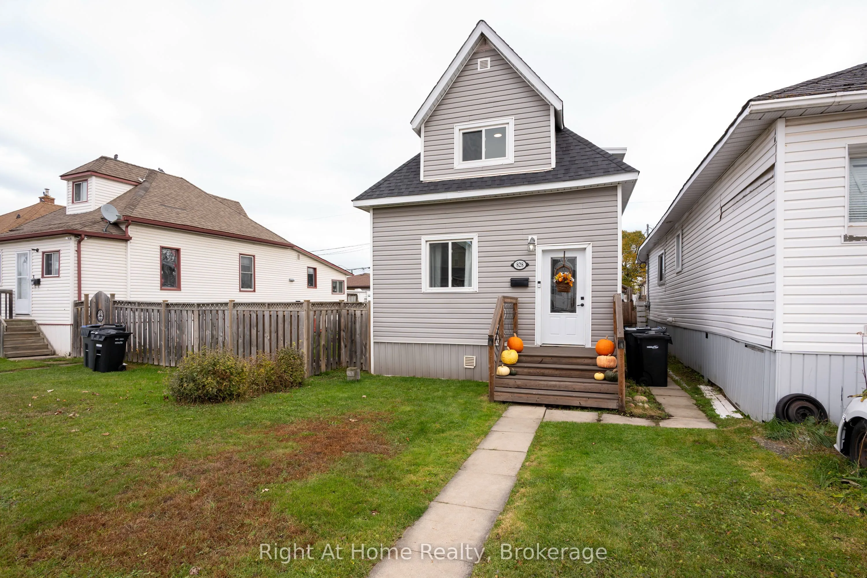828 McIntosh Street
