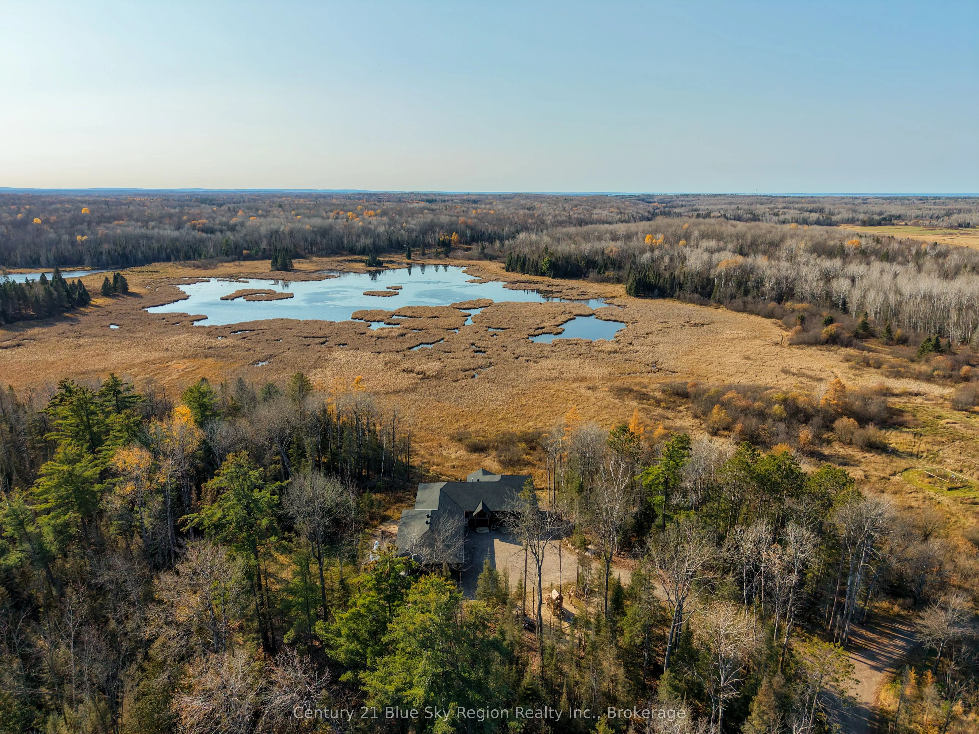 903 Corbeil Road