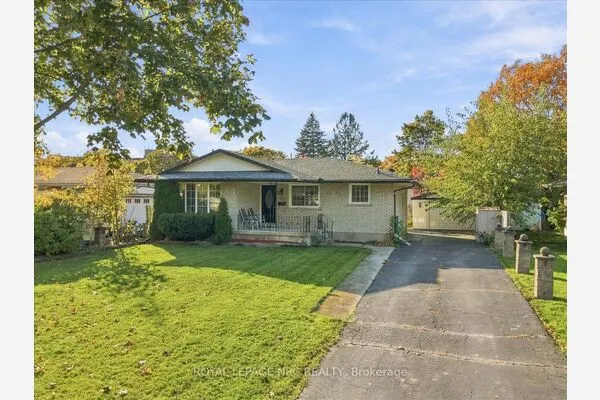 51 Highcourt Crescent
