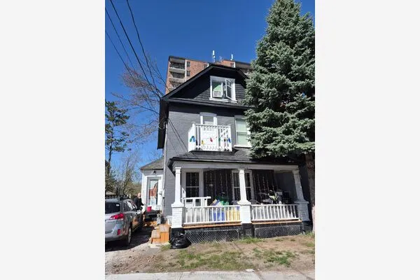 341 George Street S