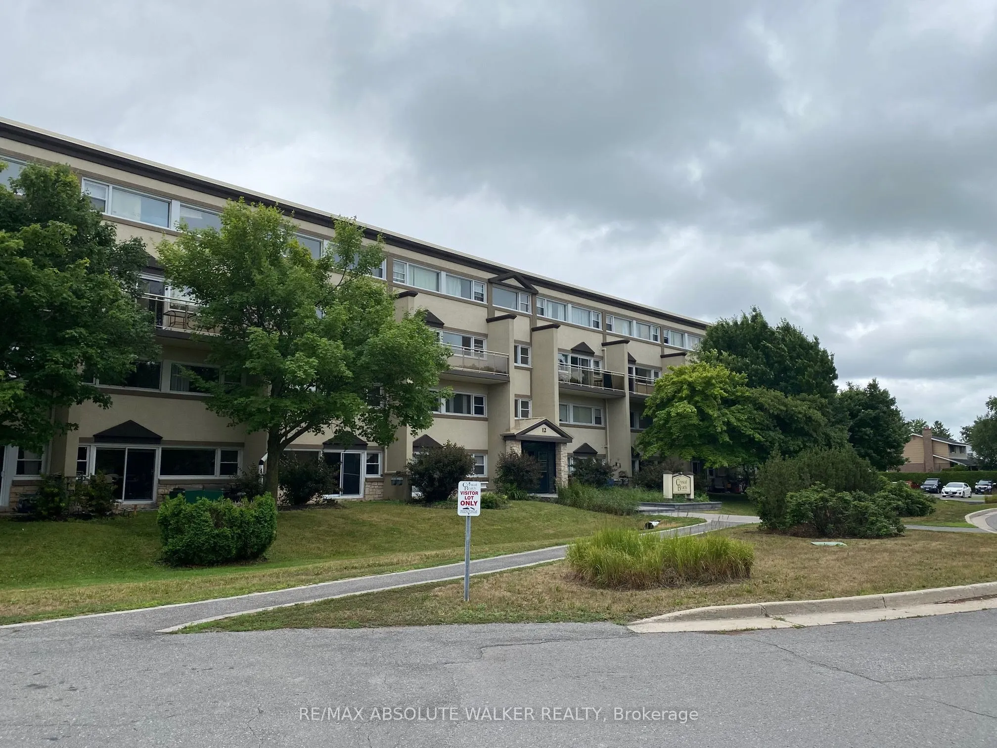 12 CORKSTOWN Road #202