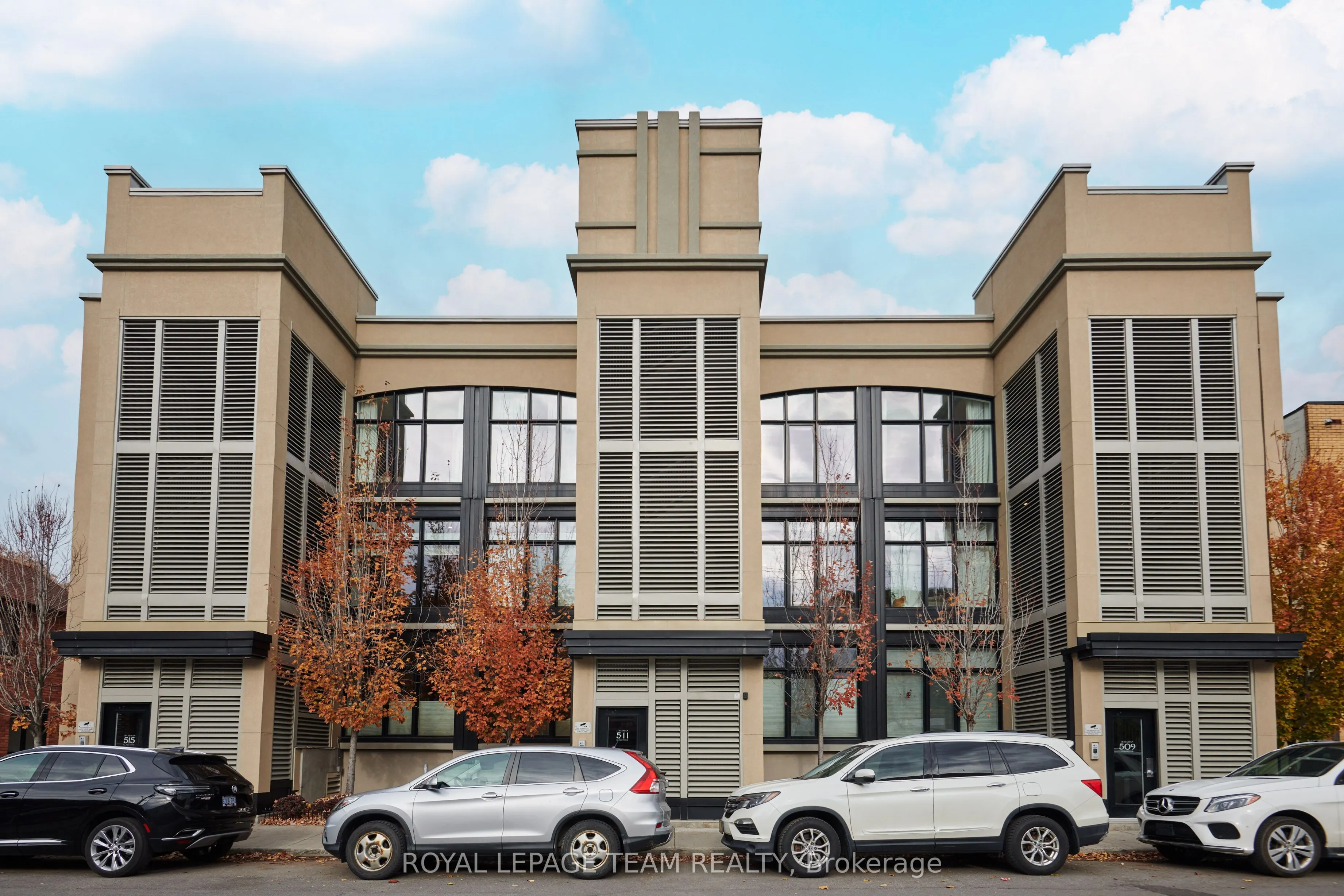 511 GLADSTONE Avenue #2