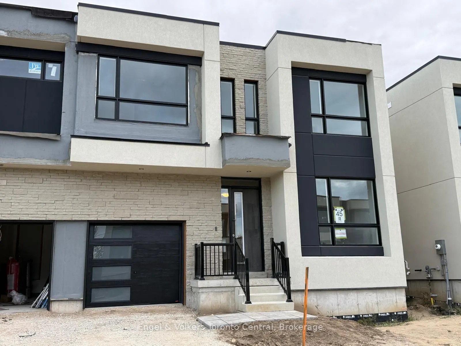 111 Yvonne Crescent