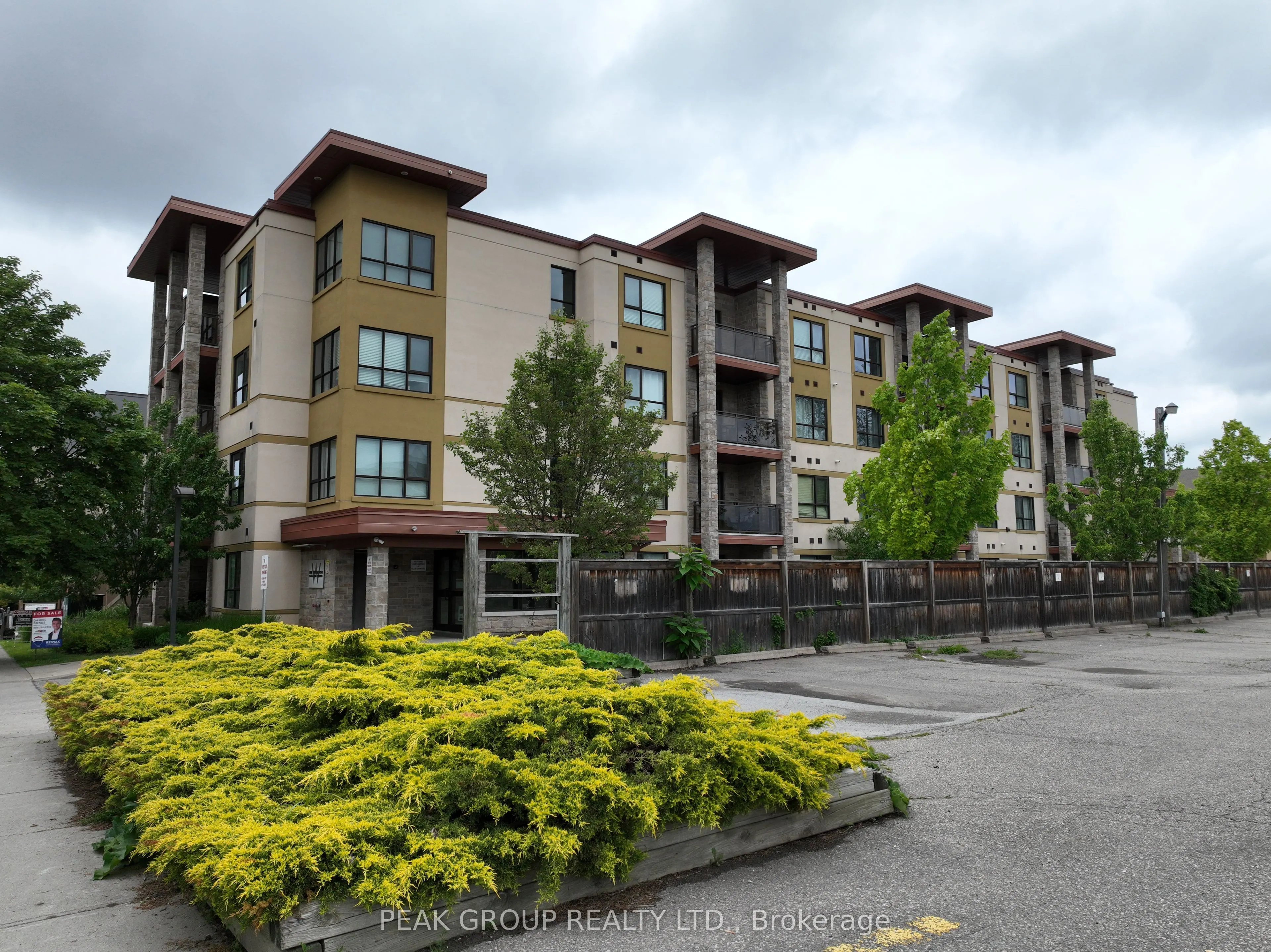 26 Wellington Street #106