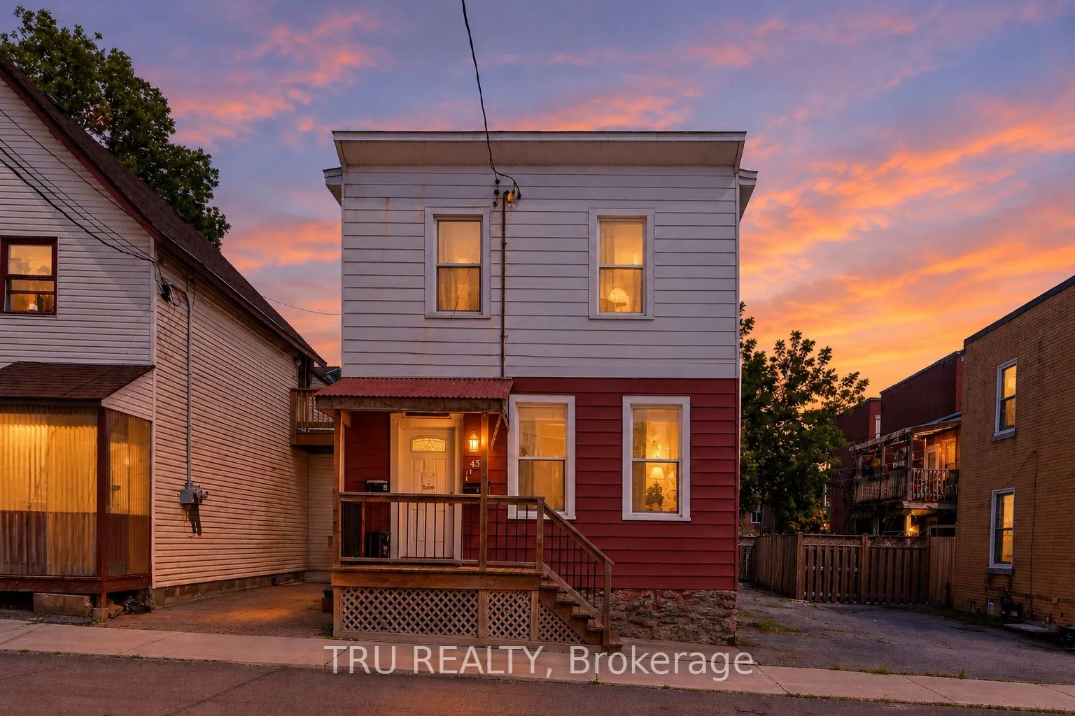 45 Bell Street N