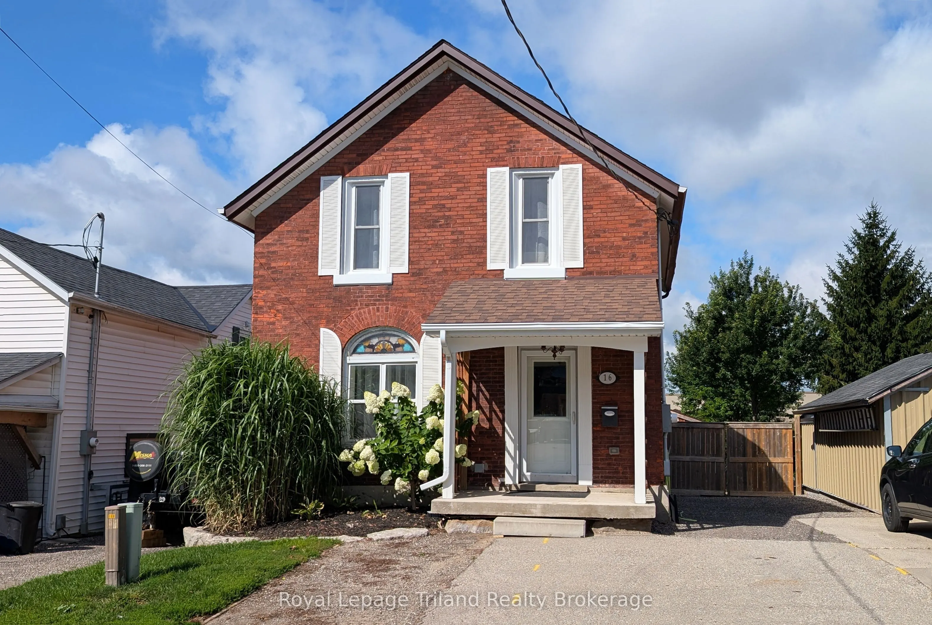 16 Broadway Street
