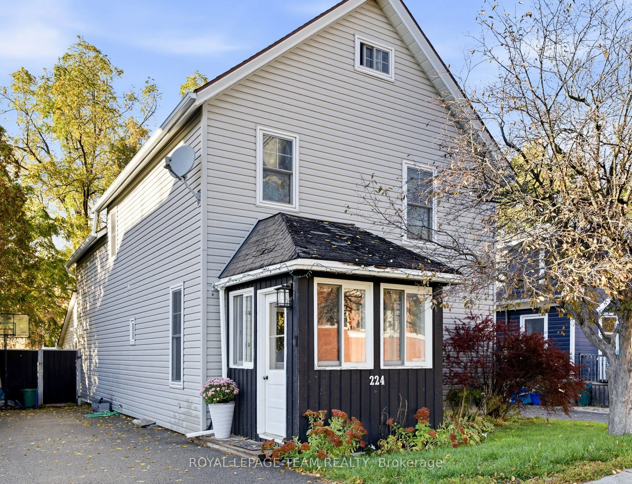 224 Reuben Crescent