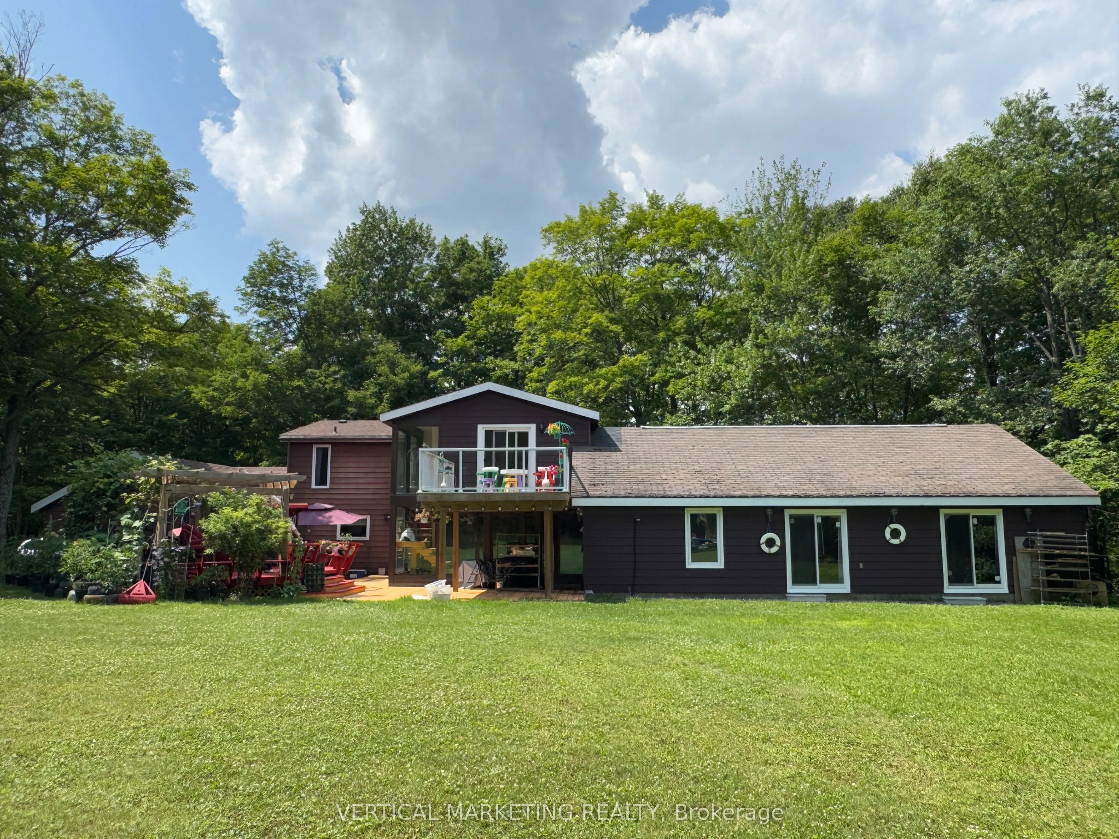 823 Relative Road