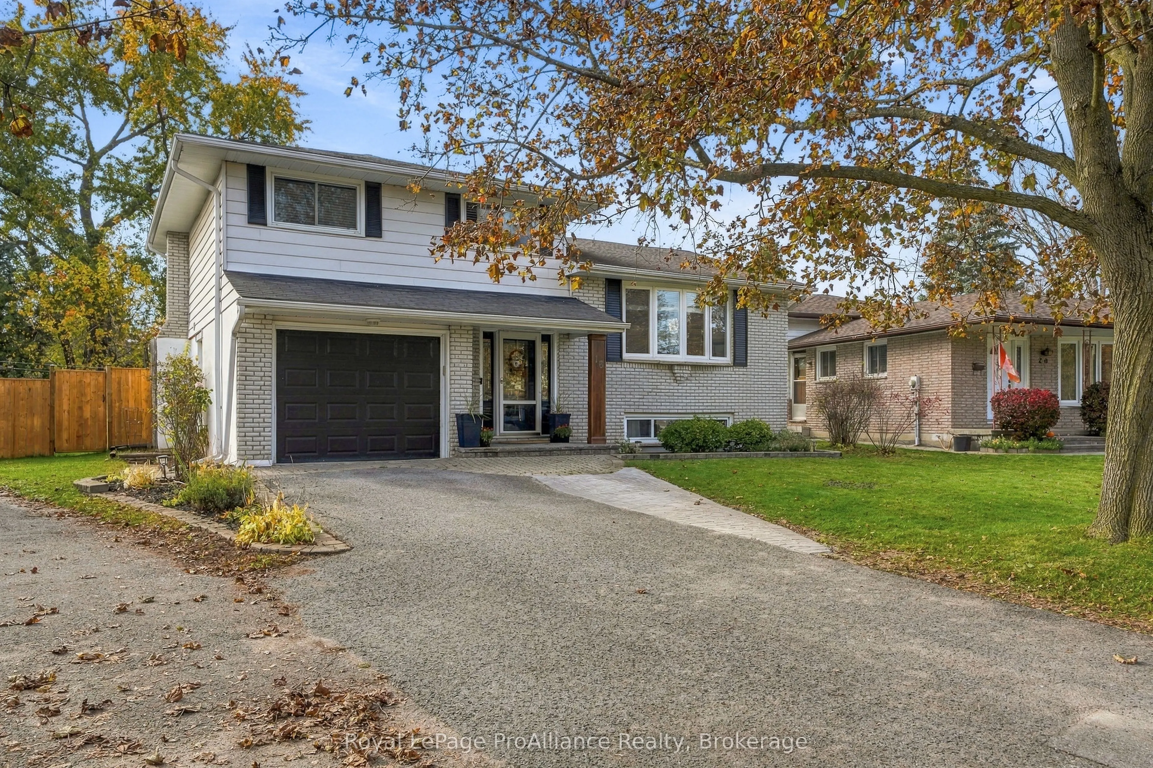 18 Diamond Crescent