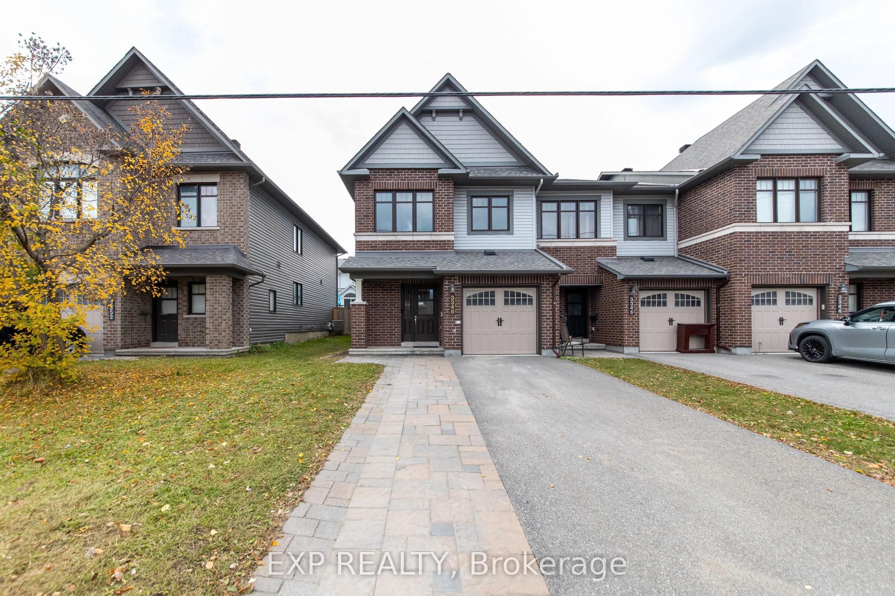 3348 Woodroffe Avenue