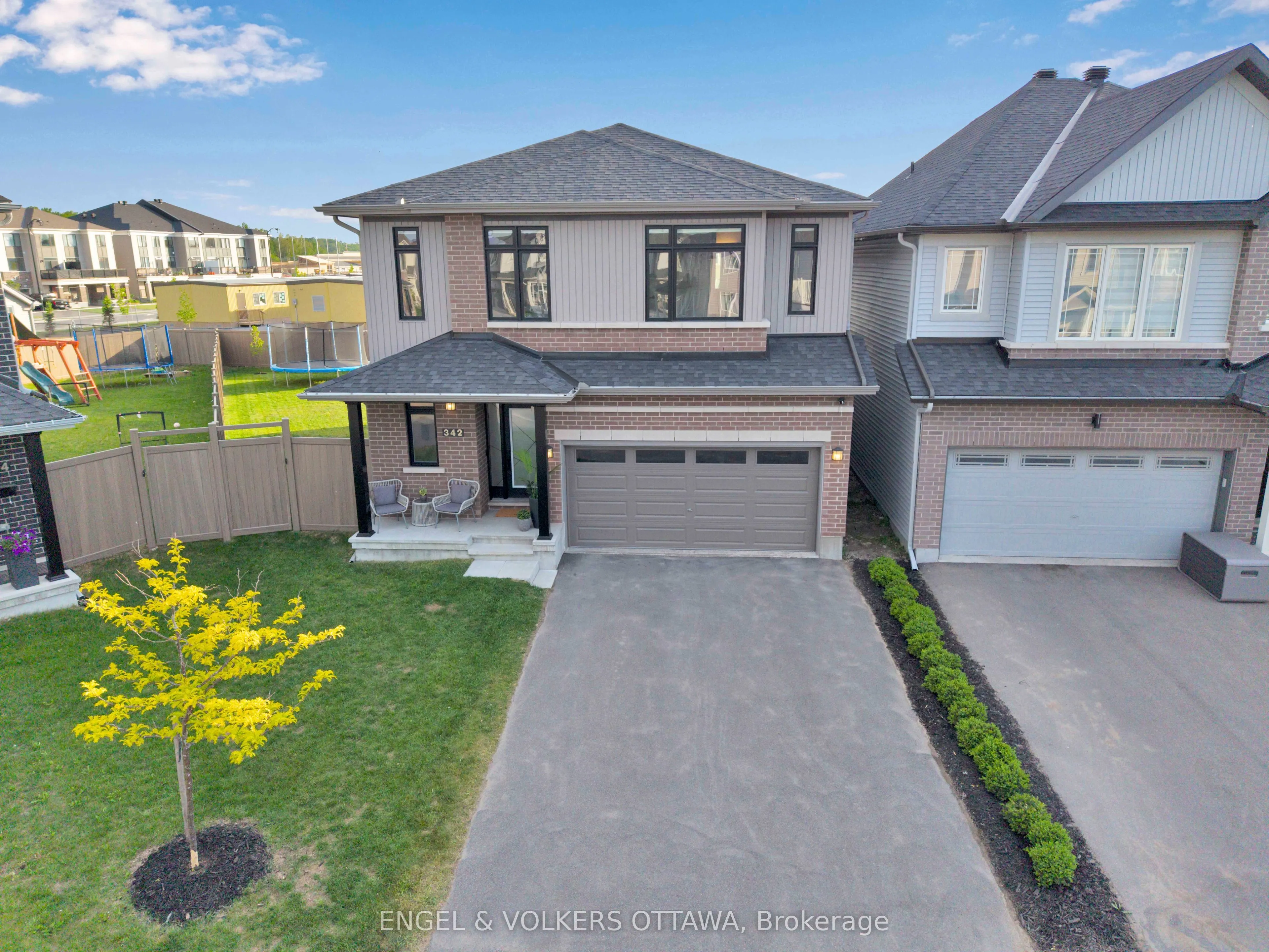 342 FINIAL Way