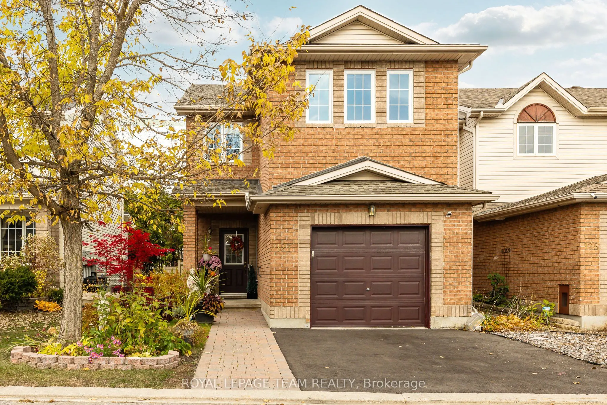 127 Kinross Private
