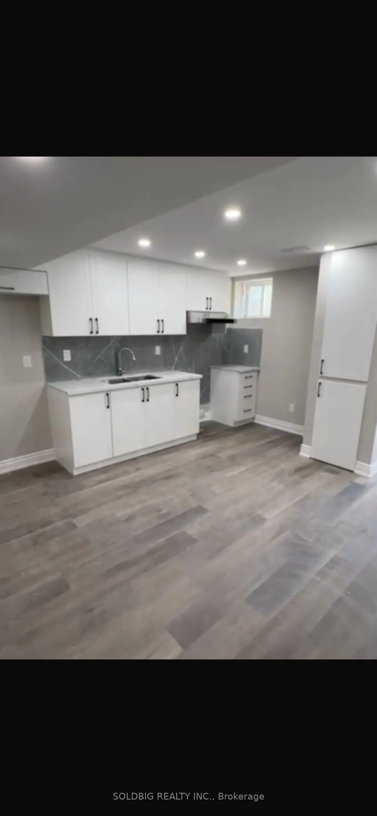 47 West Oak Trail