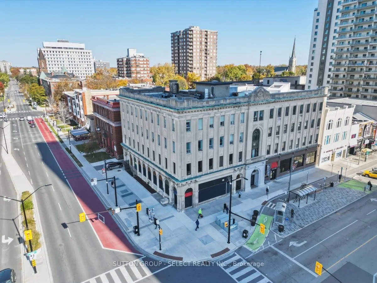 272 DUNDAS Street #203