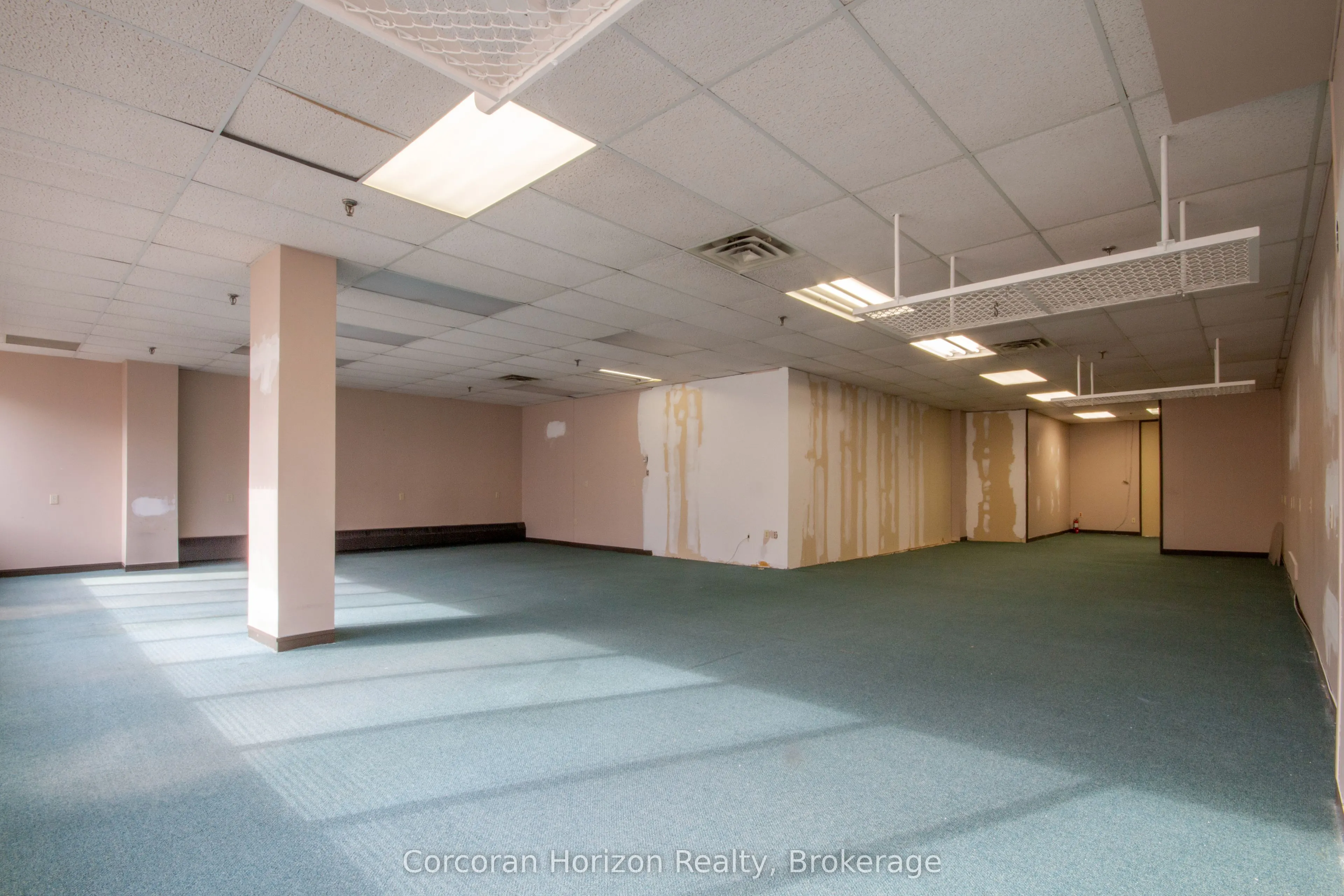 200 JAMES Street S #206