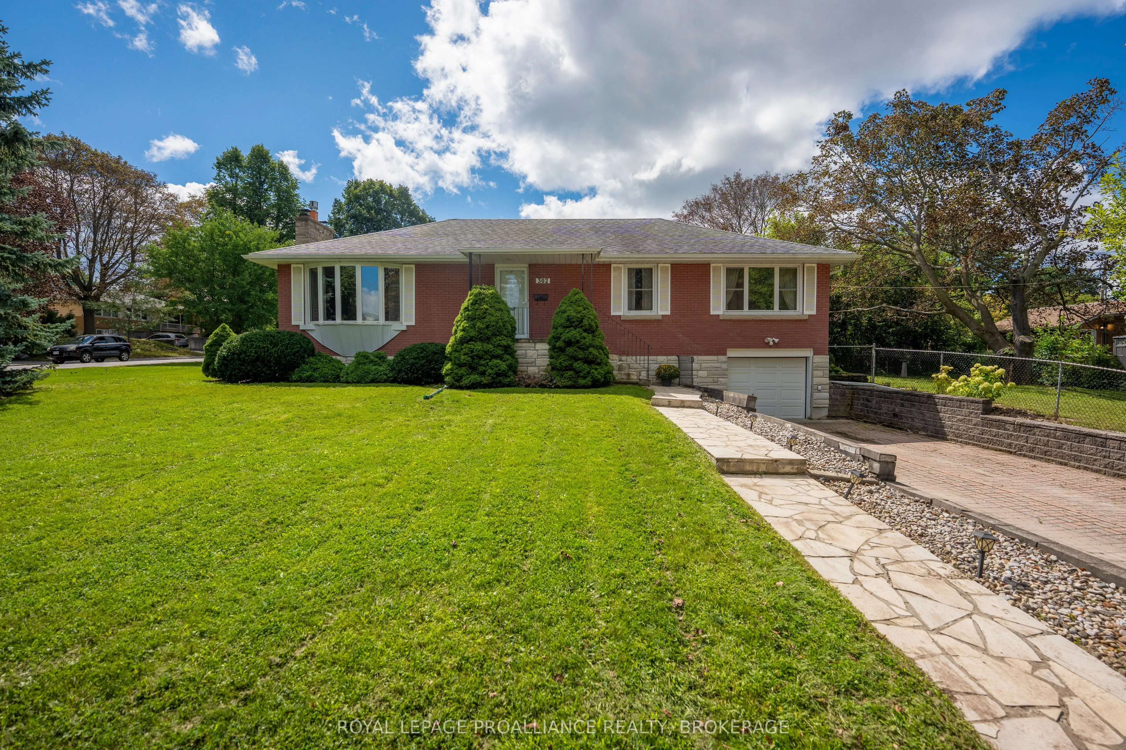 302 Arrowhead Place