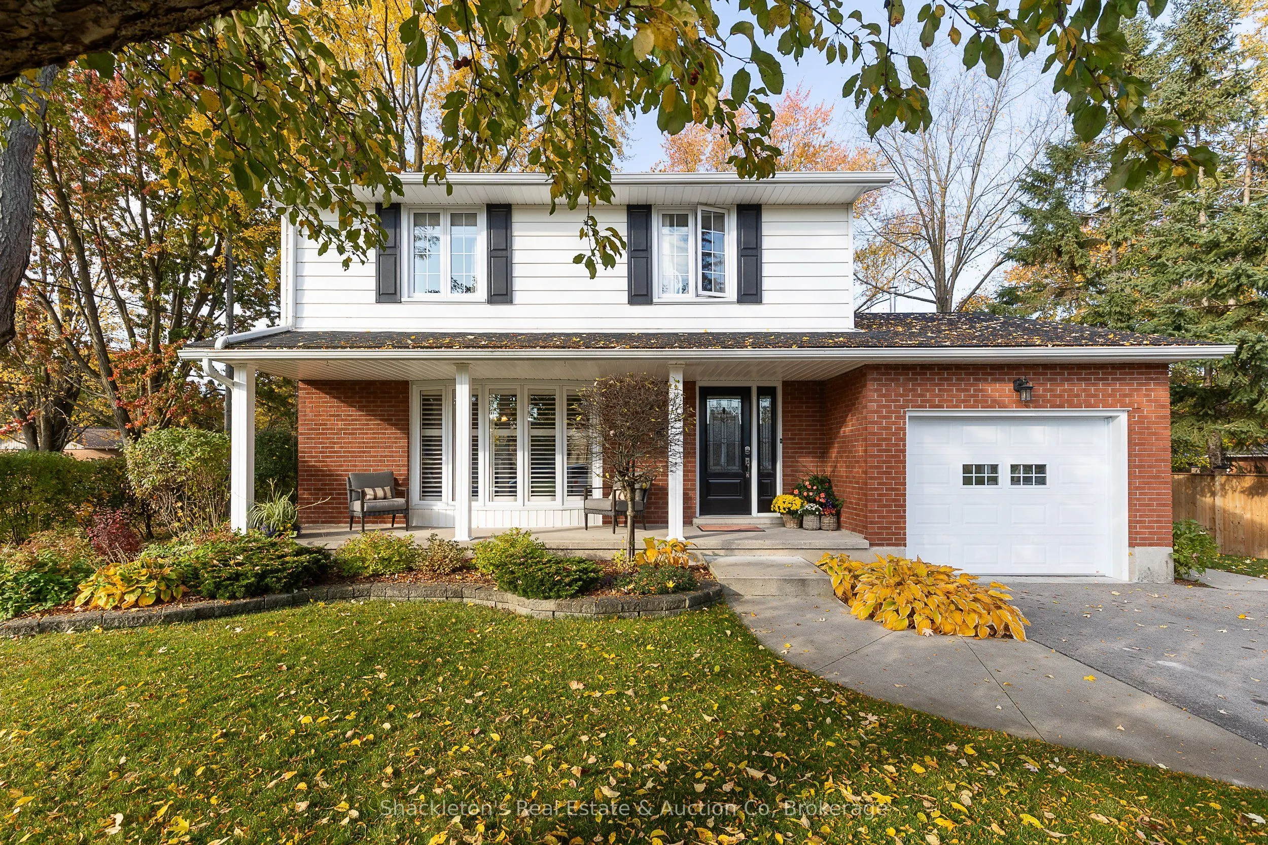 102 Waterloo Street S