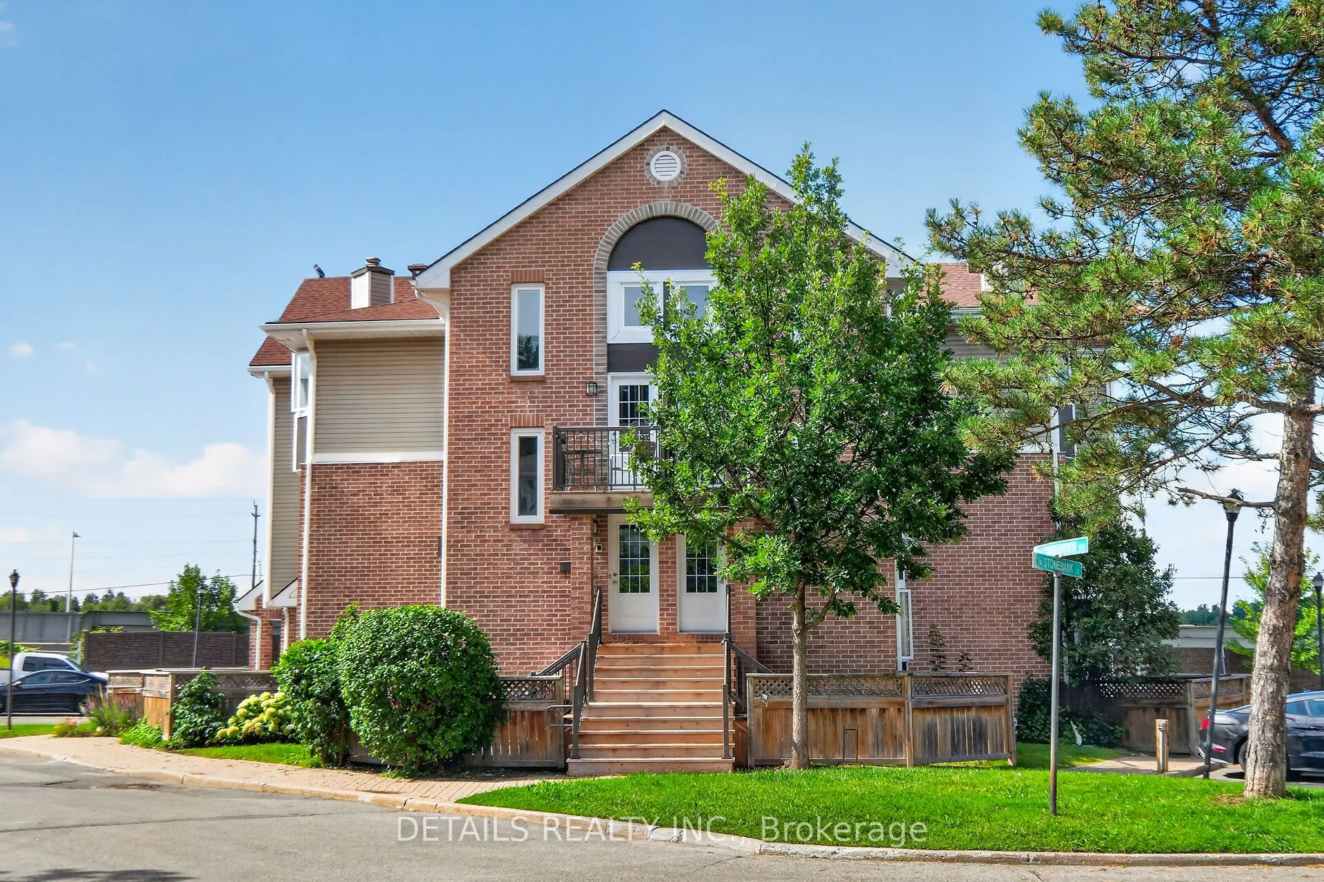 1 Stonebank Crescent #7