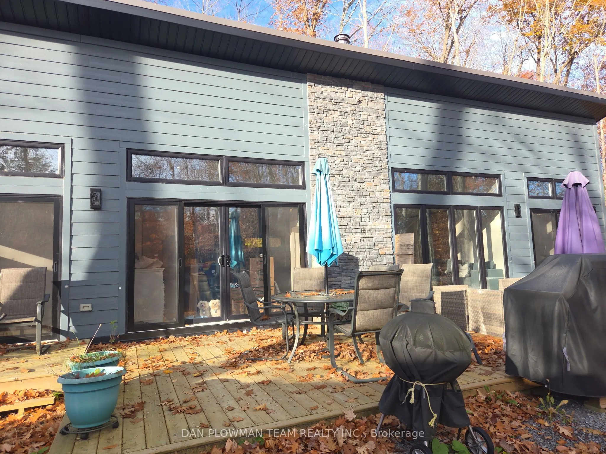 77 Woodlawn Drive