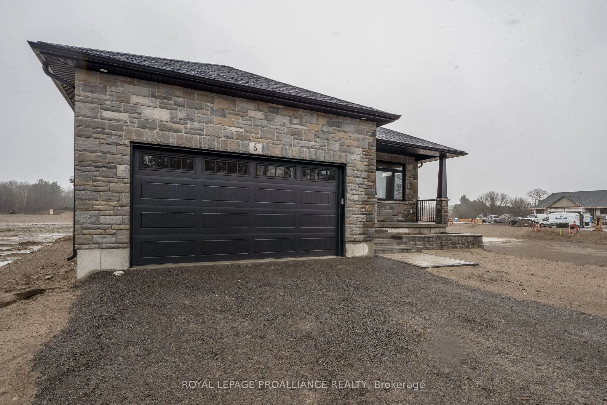 30 MacKenzie John Crescent