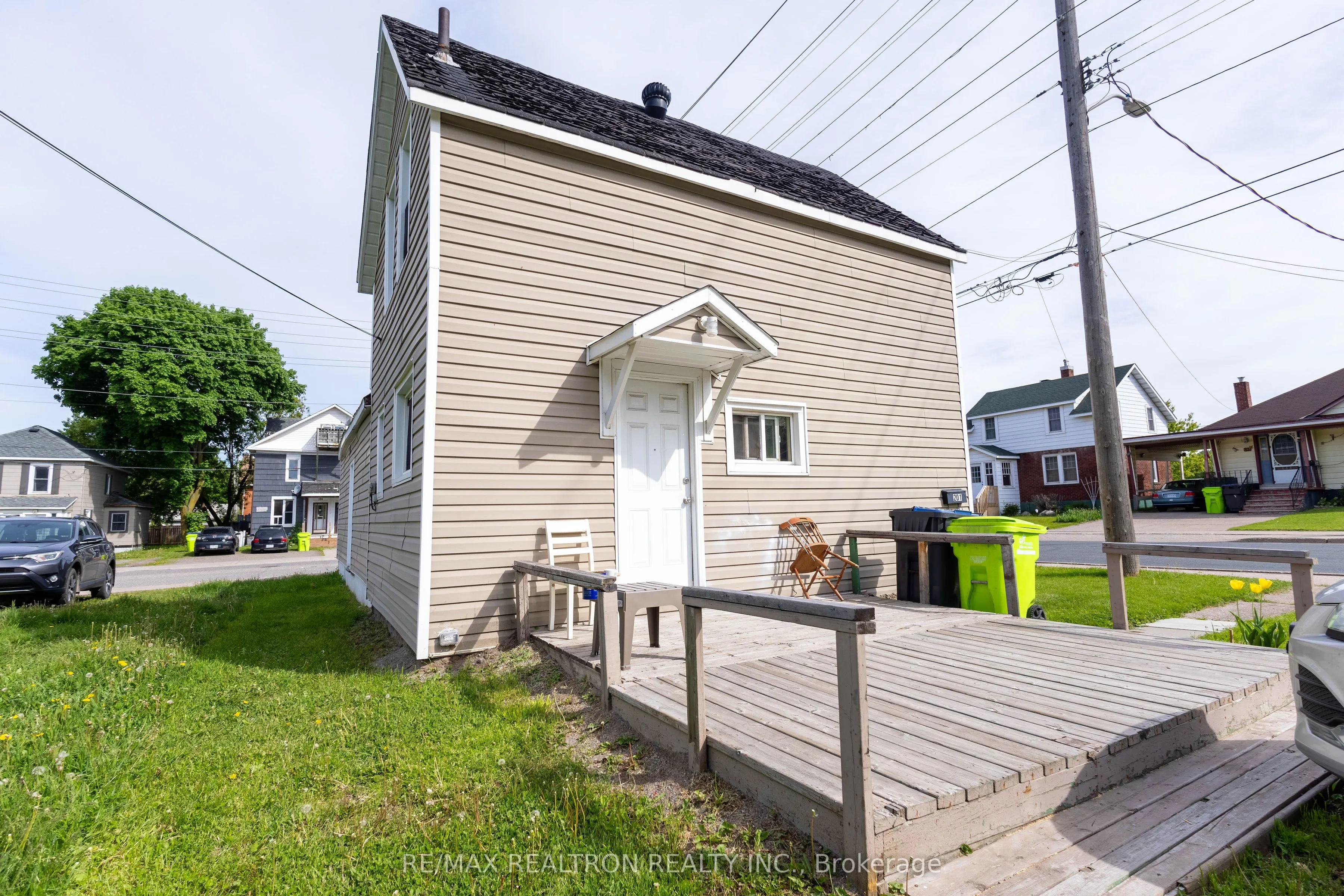 188 DENNIS Street
