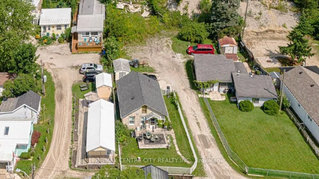 435 EDITH CAVELL Boulevard
