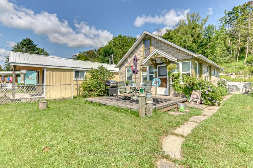 435 EDITH CAVELL Boulevard